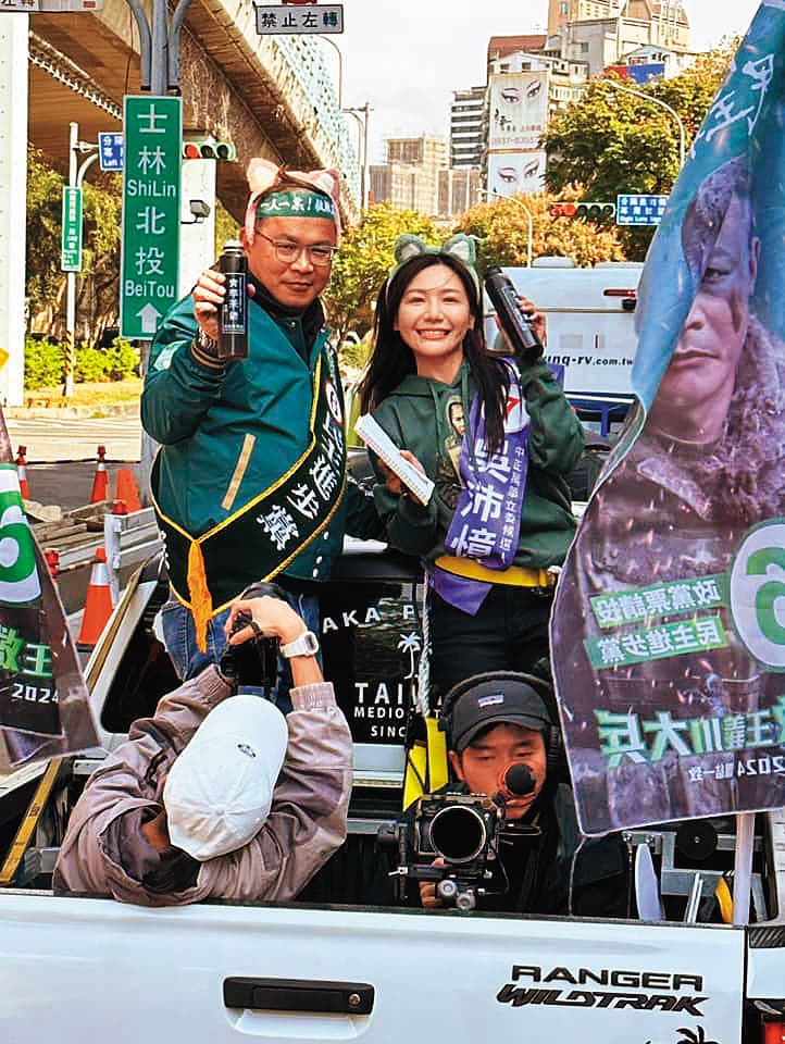 由黨內自主發起的搶救王義川行動,成為一條頗受關注的立委輔選支線。(翻攝搶救王義川大兵臉書)