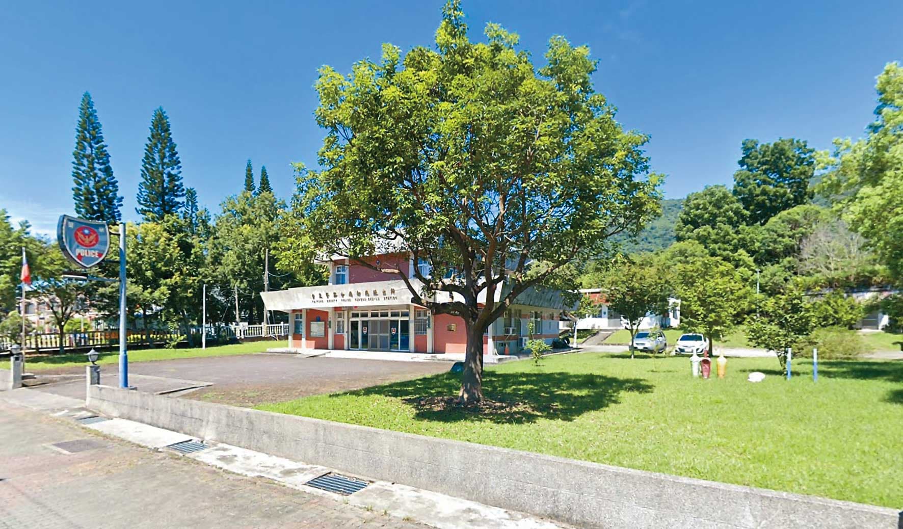 去年中秋，陳宏平帶妻兒到初鹿派出所（圖）參加烤肉大會。（翻攝Google Maps）