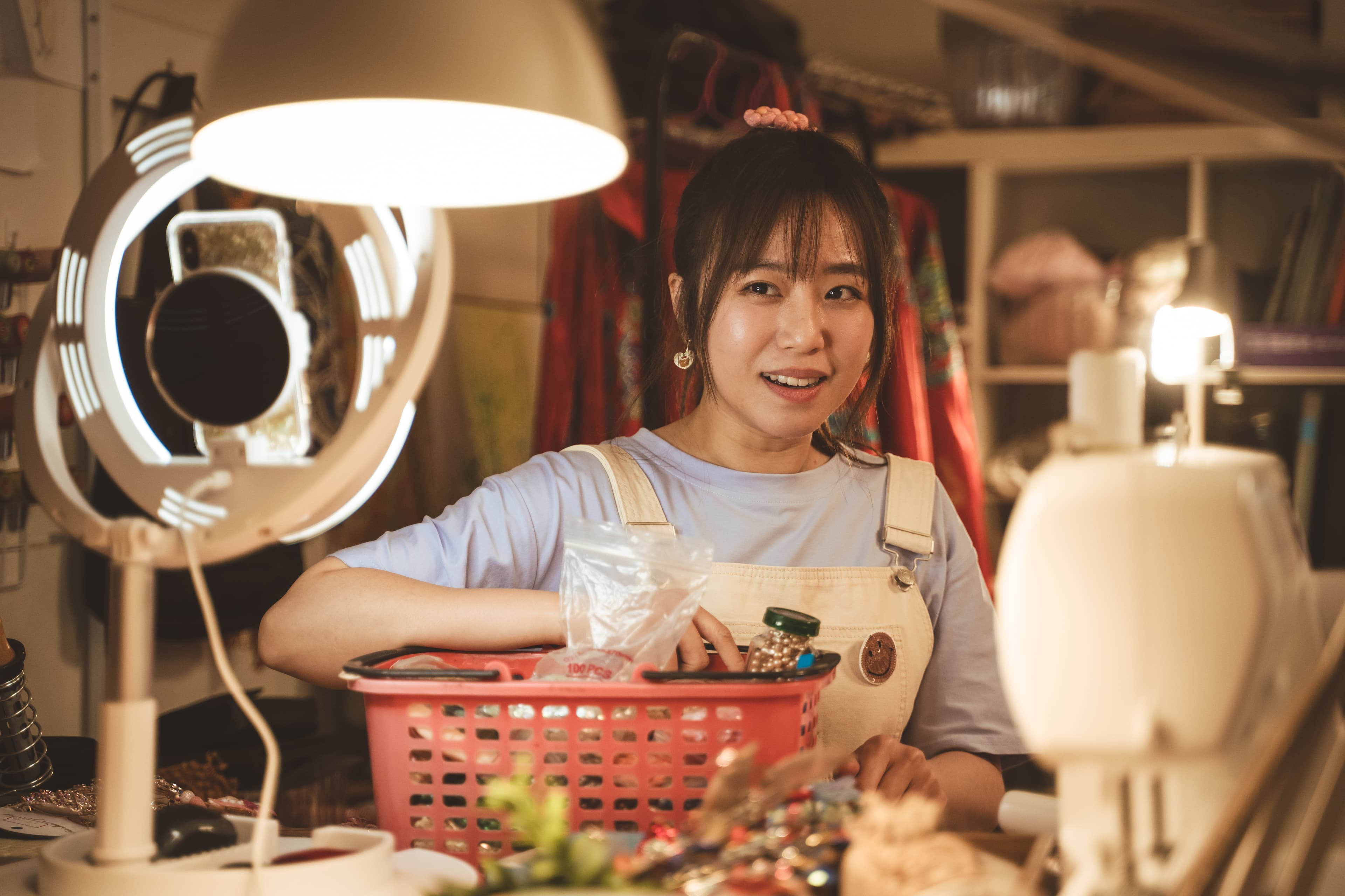 茵聲在《勇氣家族》飾演個性活潑的小女兒。(華視、公視台語台提供)