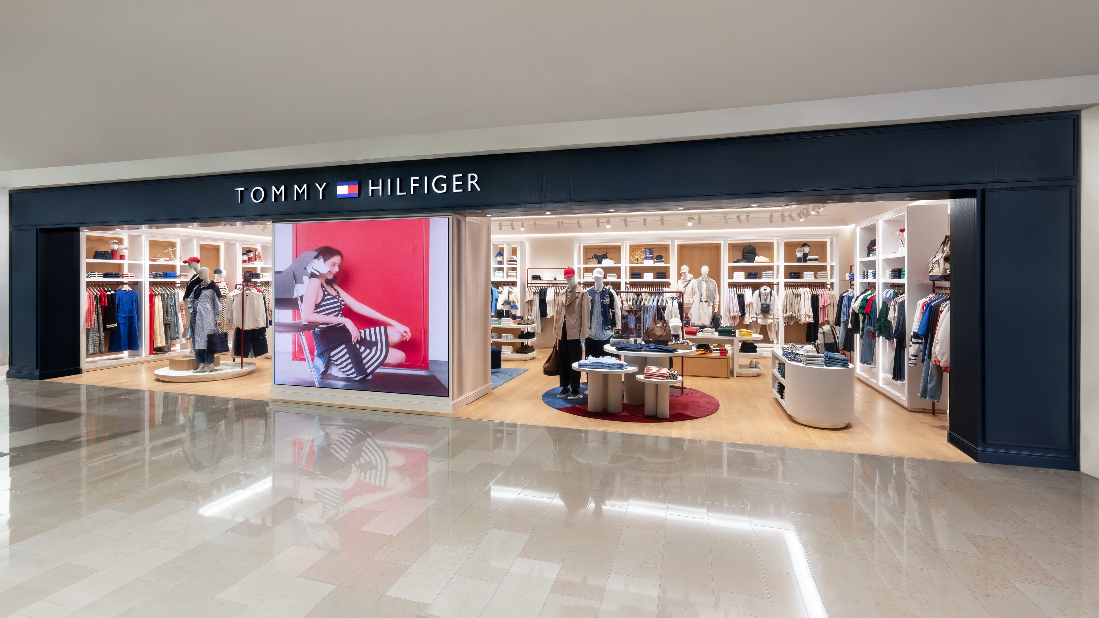TOMMY HILFIGER台北101全新專櫃是台灣最高規格的店。(TOMMY HILFIGER提供)