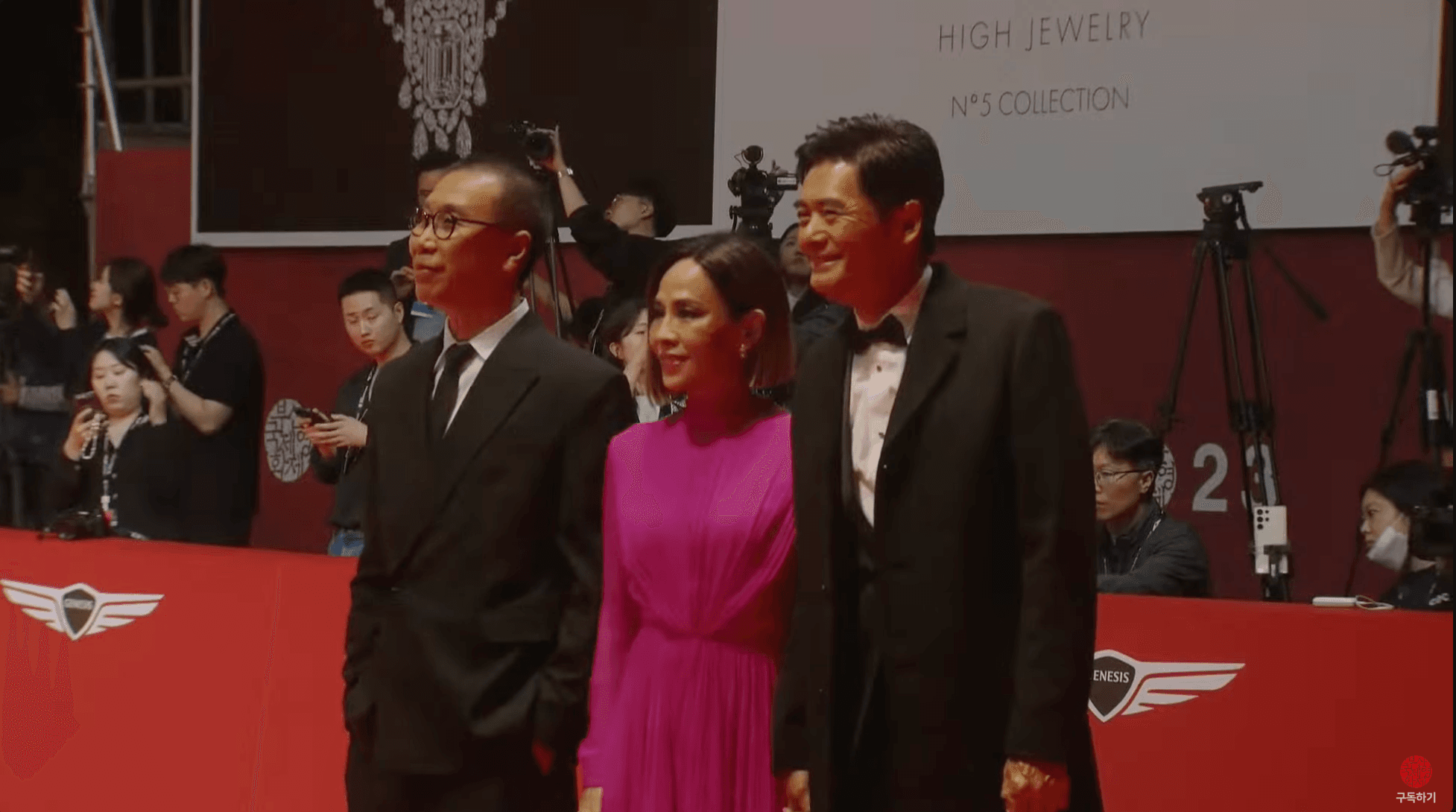周潤發與愛妻出席釜山影展。（截圖自BIFF YouTube）
