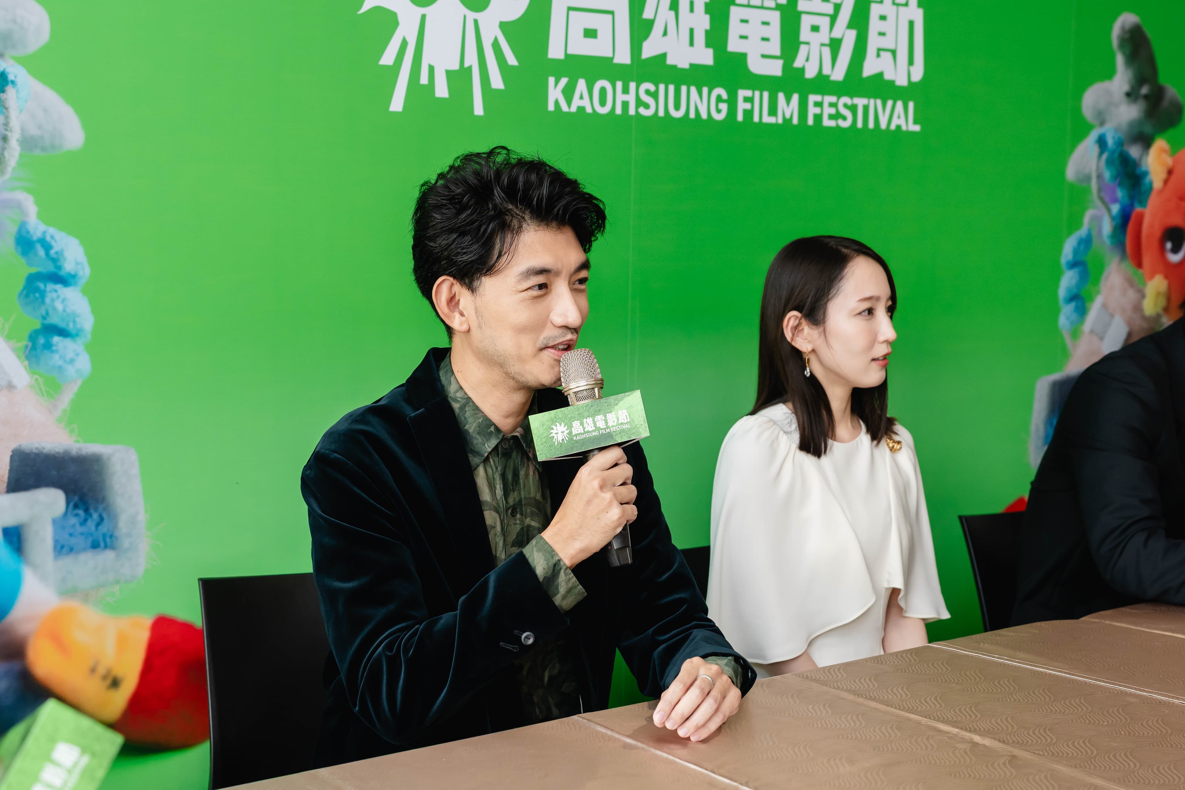 曾少宗出席《九龍大眾浪漫》媒體聯訪,笑談差點成「電梯受困者」。(高雄電影節提供)