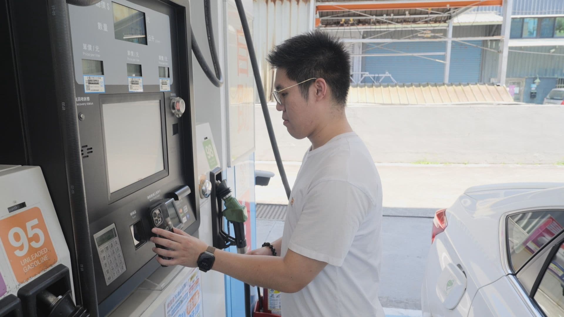 車主透過手機即可完成付款,為日常加油增添更便利的結帳選擇。