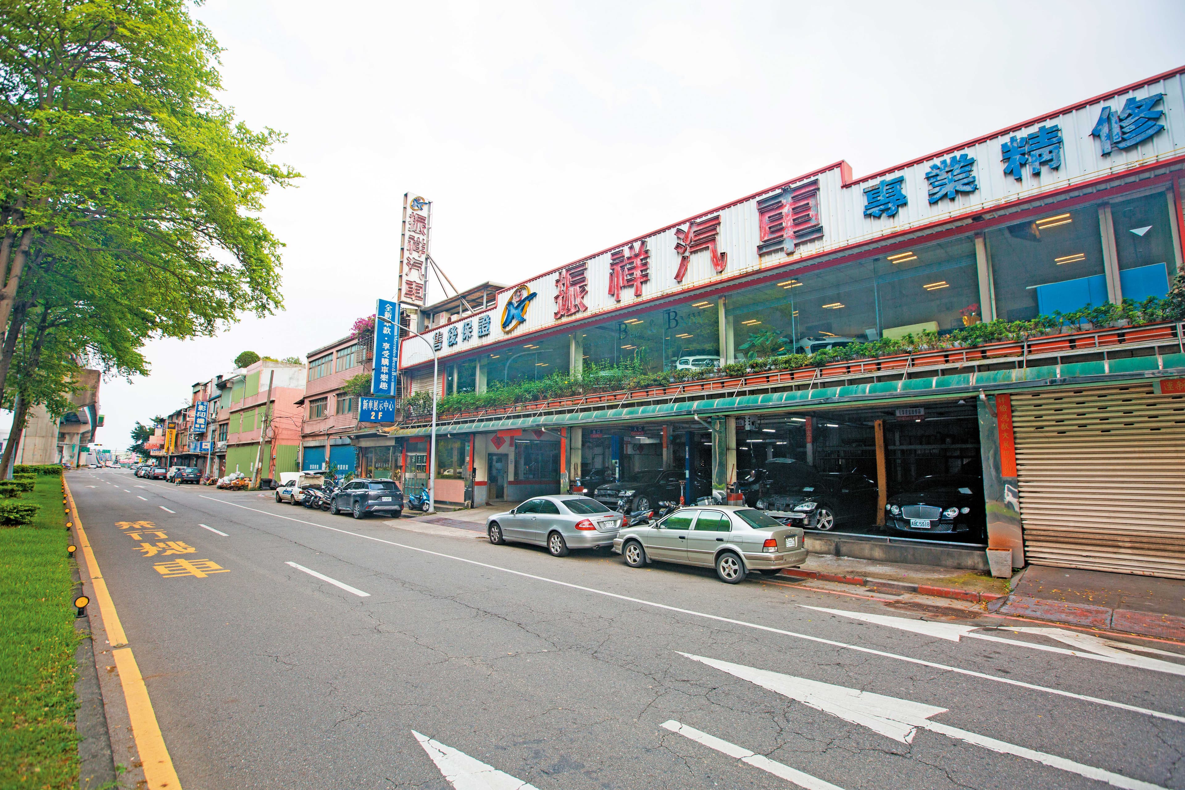 濱江街不少汽修廠都遭台北市政府計畫徵收,業者將被迫關廠,十分無奈。