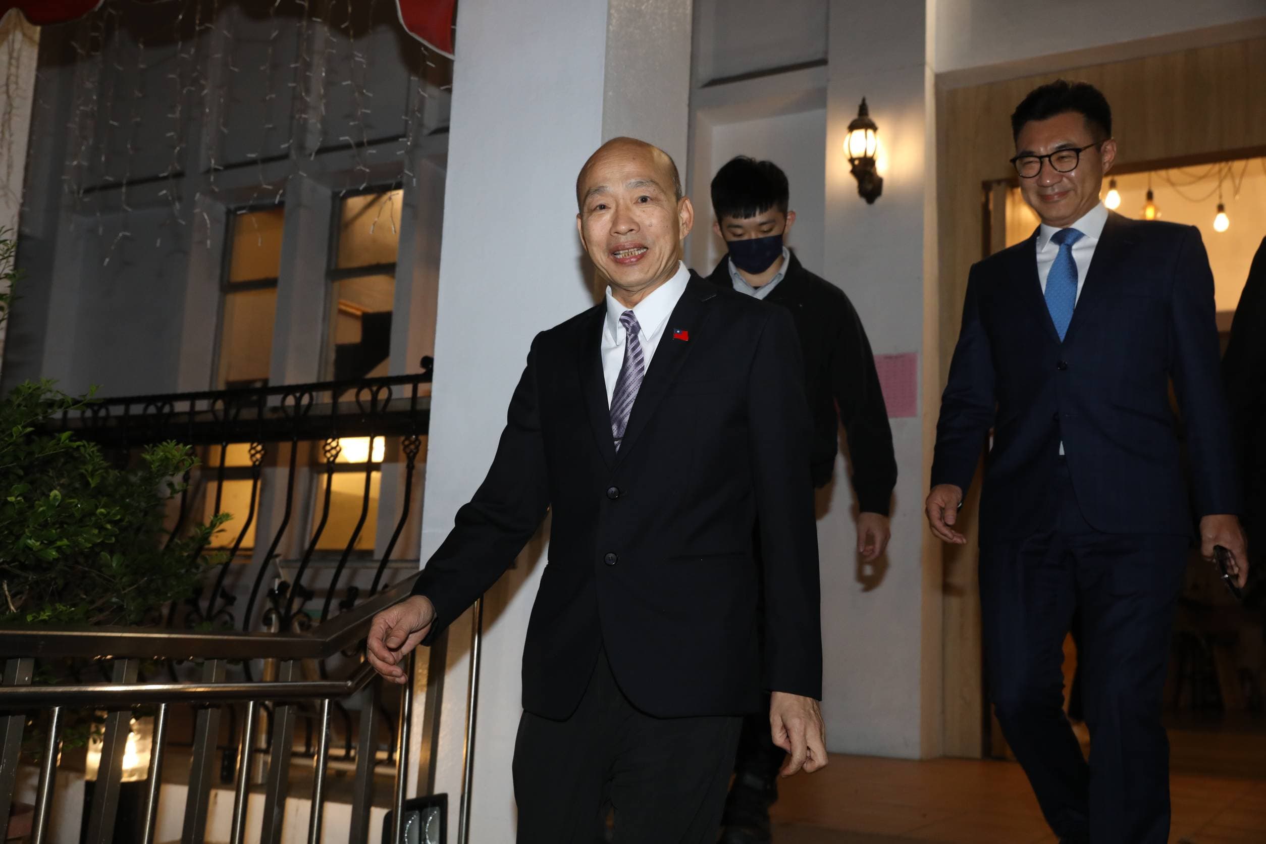 韓國瑜與江啟臣今晚邀請眾黨立委與主席柯文哲吃飯,雙方對於餐桌上聊些什麼沒有多談。