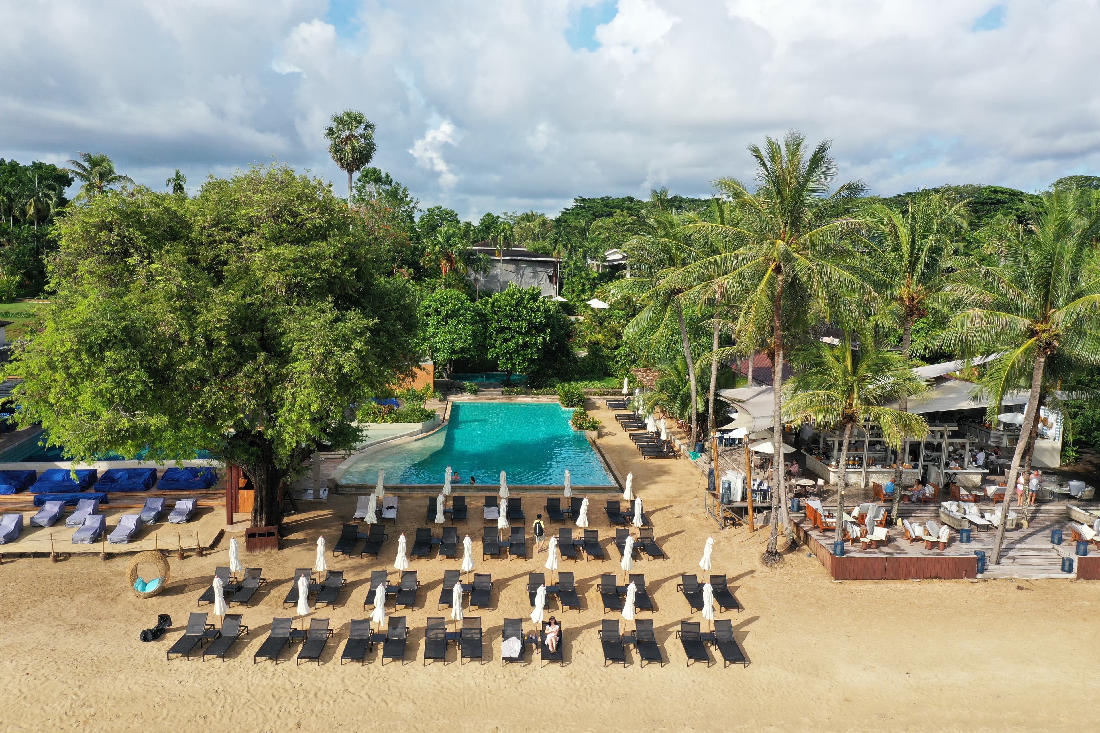 入住椰子島上度假村「Barceló Coconut Island」,能坐擁整片純淨沙灘美景。