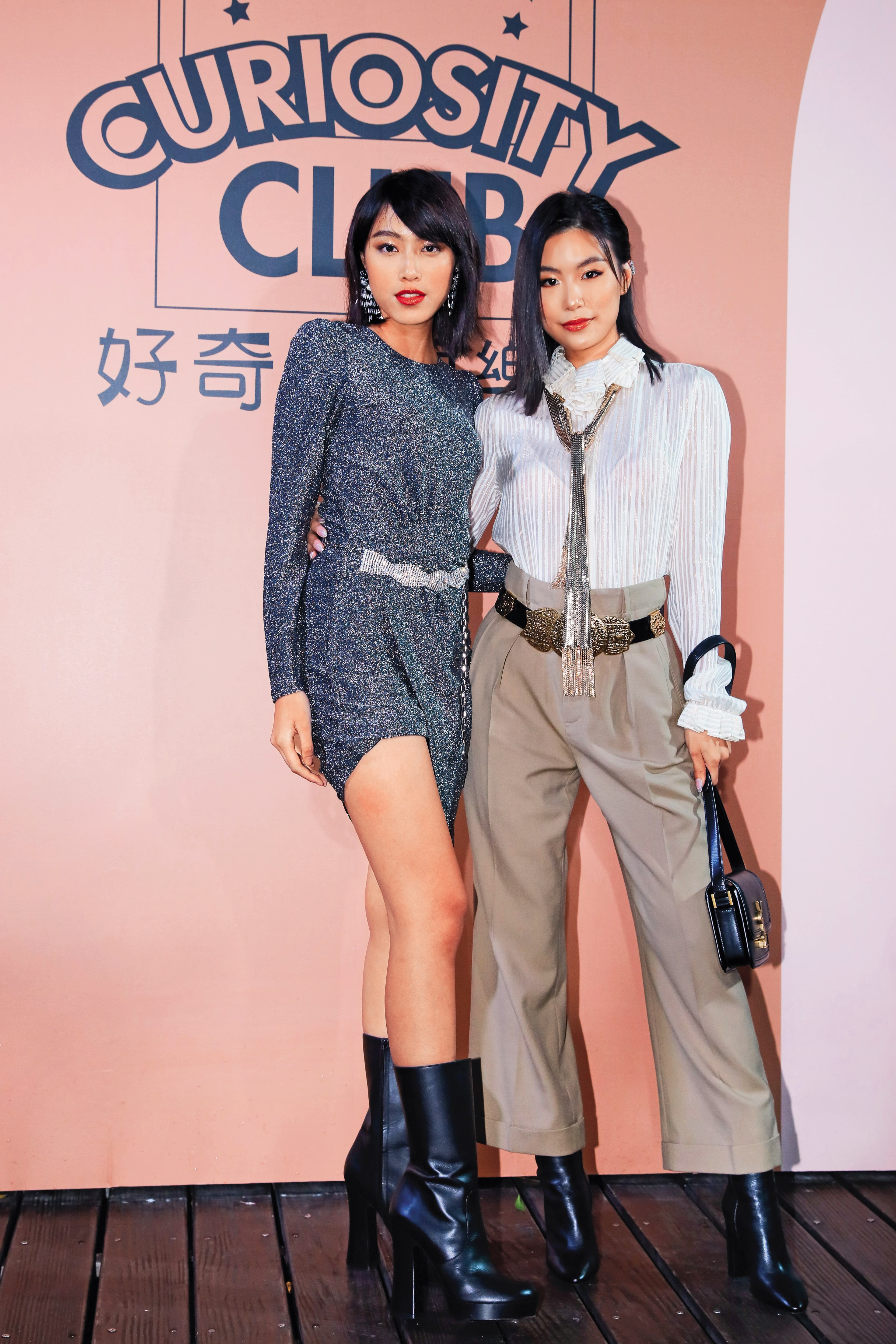 游宇潼(左)曾和高以翔女友Bella(右)出席「ELLE好奇心俱樂部」展覽開幕派對。