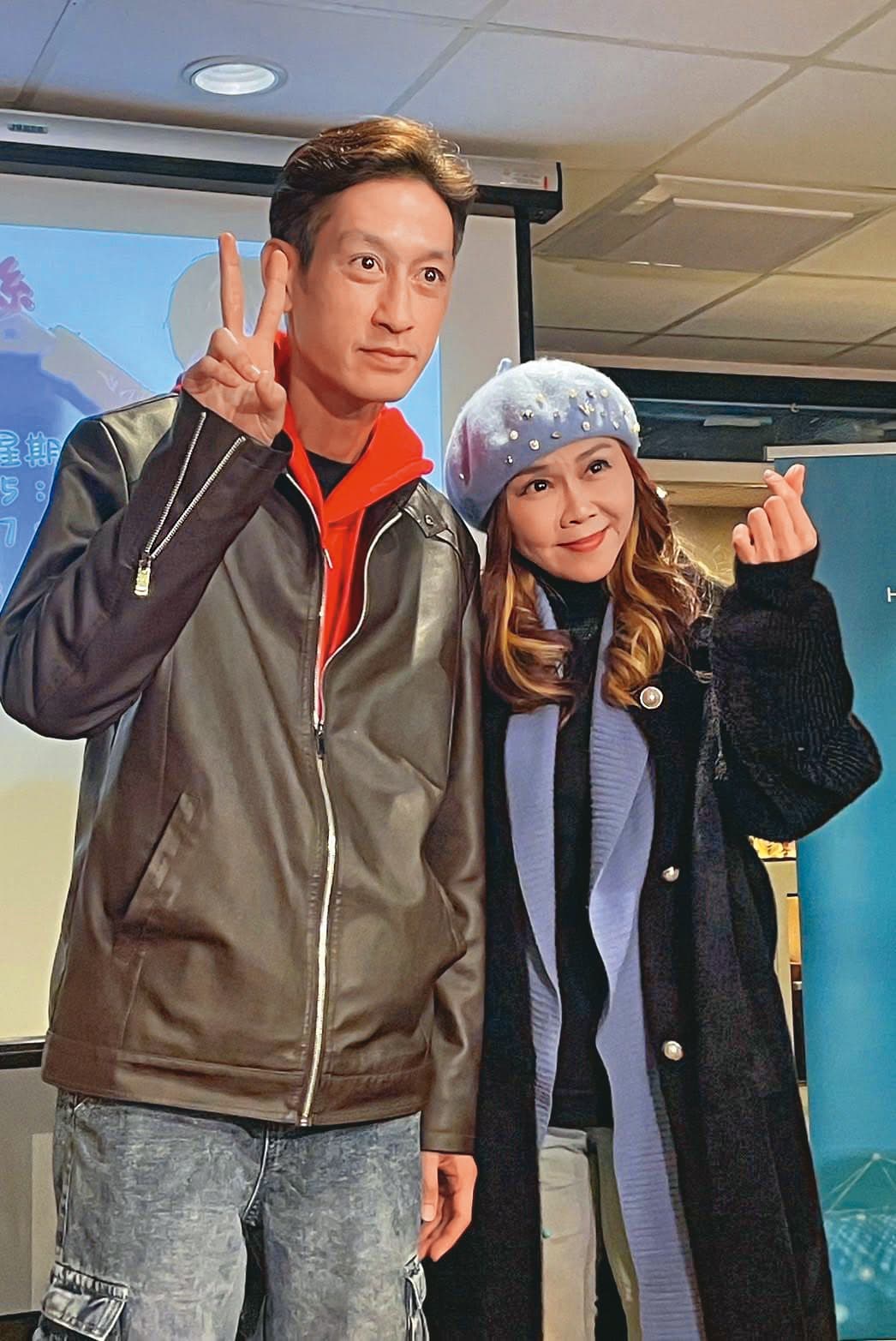 今年2月，江映瑤（右）巧遇唐治平（左），她上前為他打氣加油。（翻攝自江映瑤臉書）
