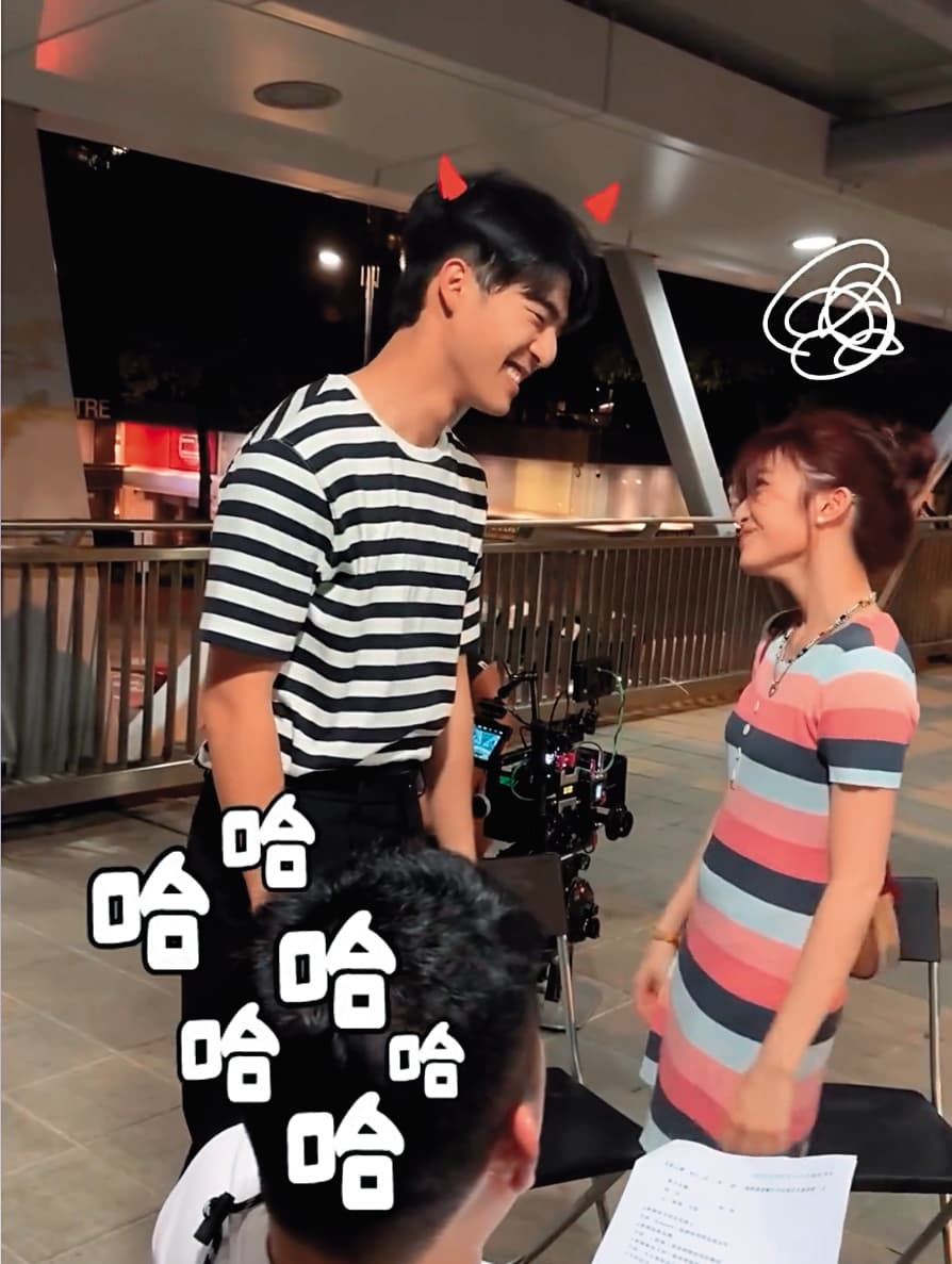 譚旻萱(右)為陳昊森(左)獻出螢幕吻戲,陳昊森故意踮腳不給親,女方「滅口」失敗。(氣)(翻攝自橫間道IG)