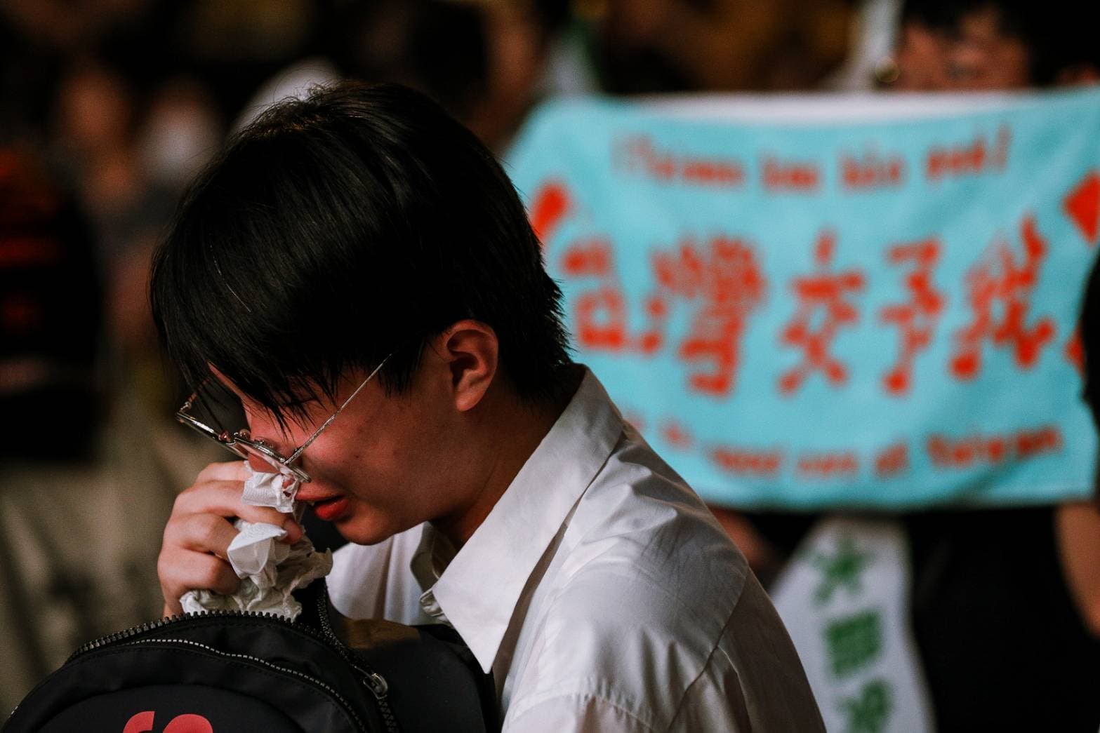 726大罷免25案慘遭完封,罷團支持者難掩傷心。(鏡報鄒保祥攝)