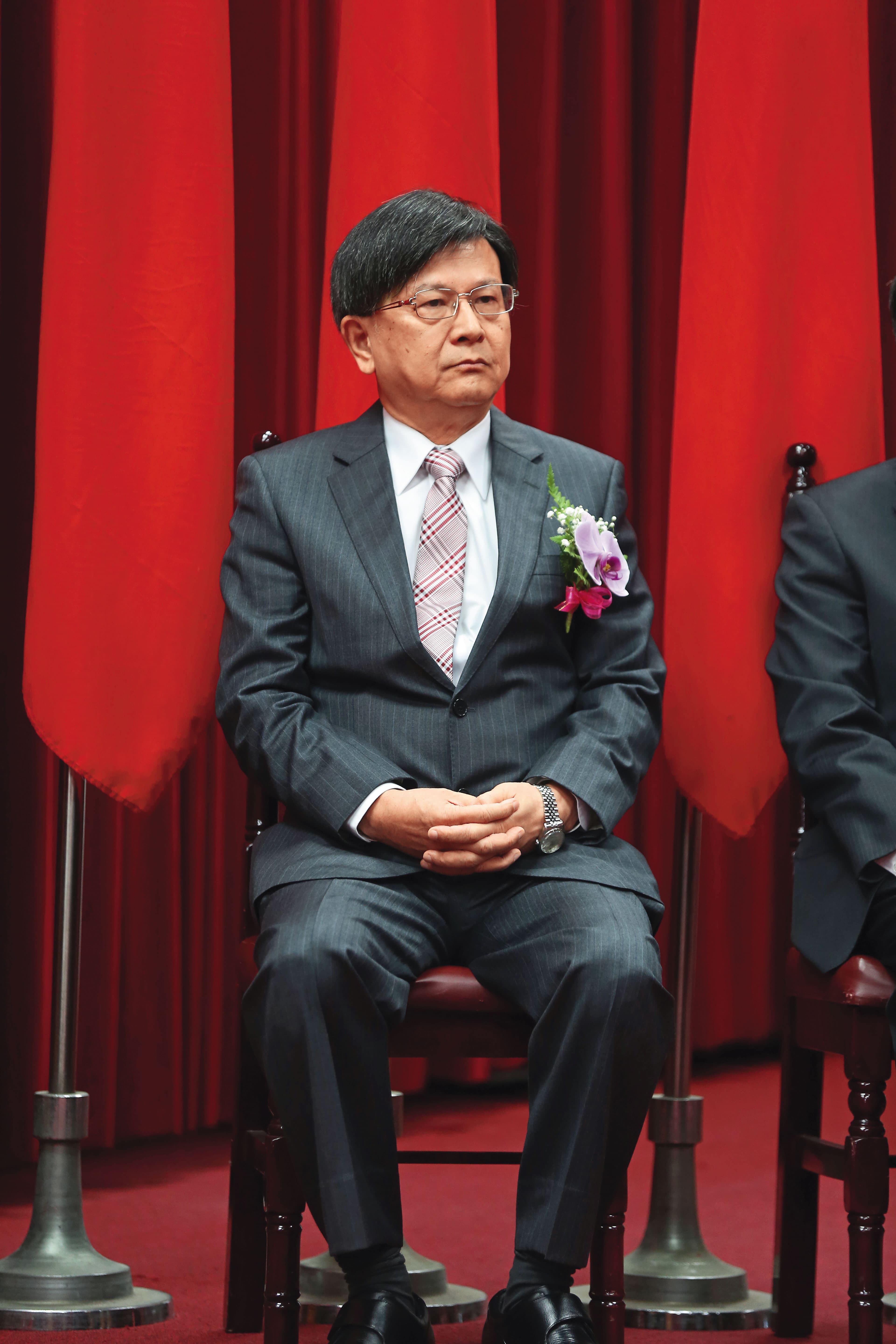 石木欽2019年辭去公懲會委員長後,遭本刊踢爆富商顧問及涉入銀行員之死事件。