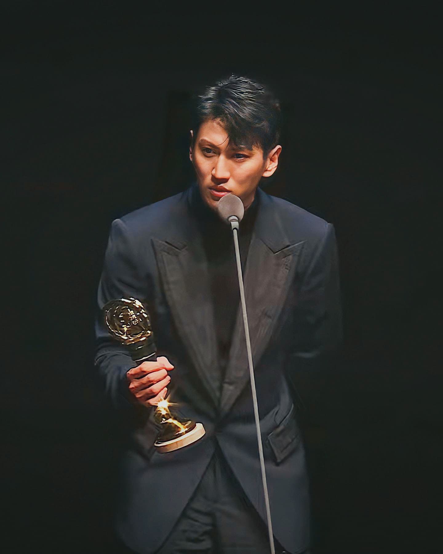 孫沁岳由演員轉型為知識型YouTuber，憑藉「漫遊快譯通」系列影片，深耕動漫說書領域，並在走鐘獎獲得「潛力新星獎」肯定。（翻攝自孫沁岳IG）