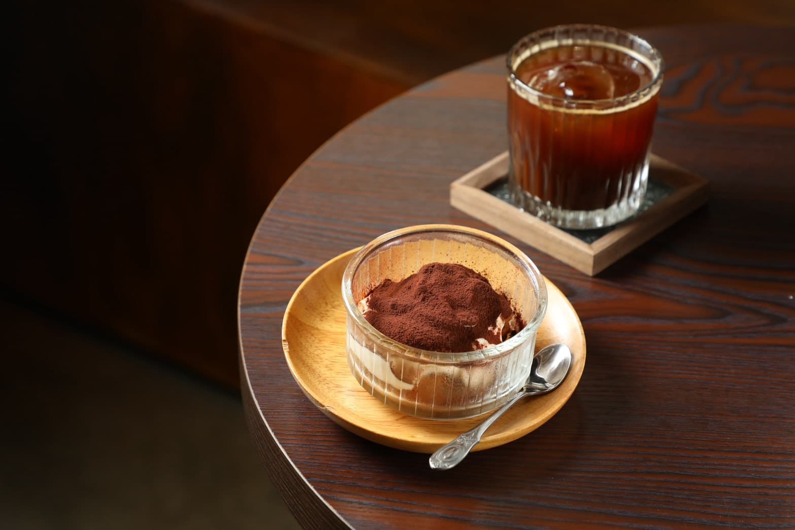 阿岑特製的「提拉米蘇」將煮過的威士忌加入「coffee underwater」配方豆的濃縮萃取液,討喜的苦韻還帶有豐富層次。 (160元/份)