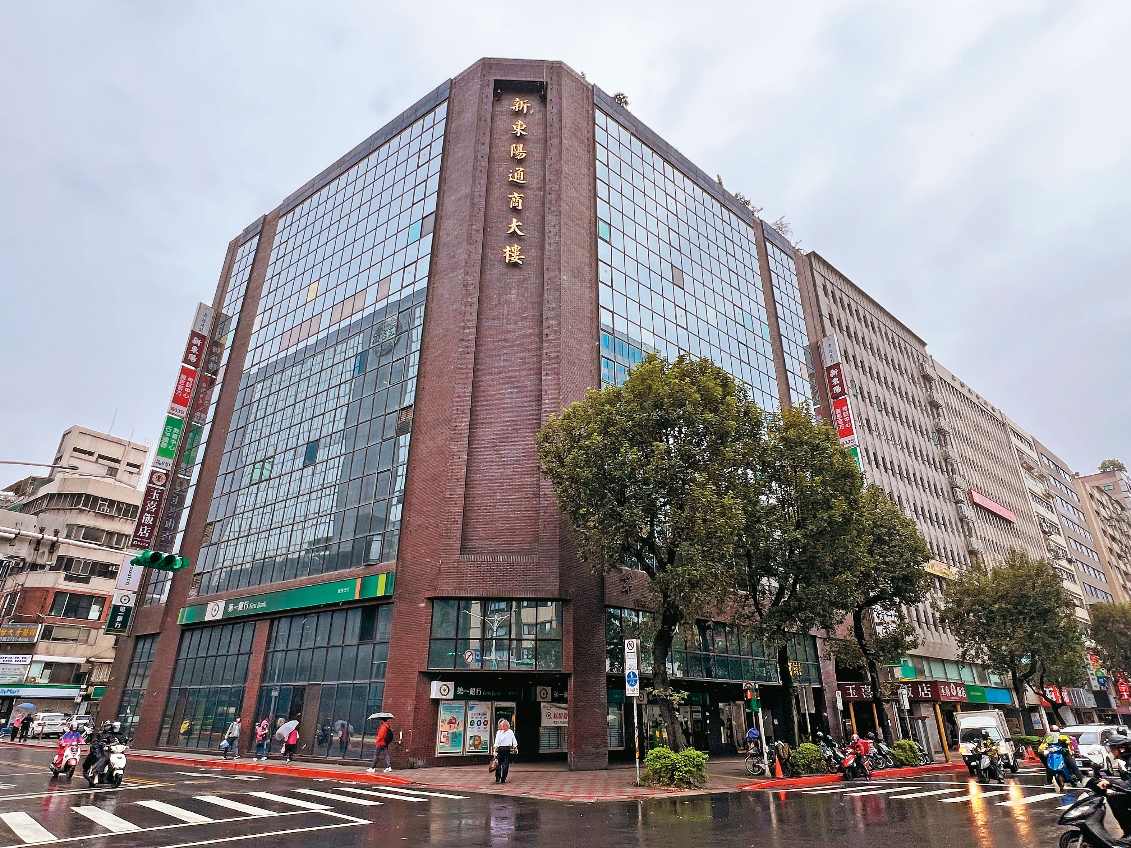 昇陽建設登記地址位於北市忠孝東路的新東陽集團總部內。