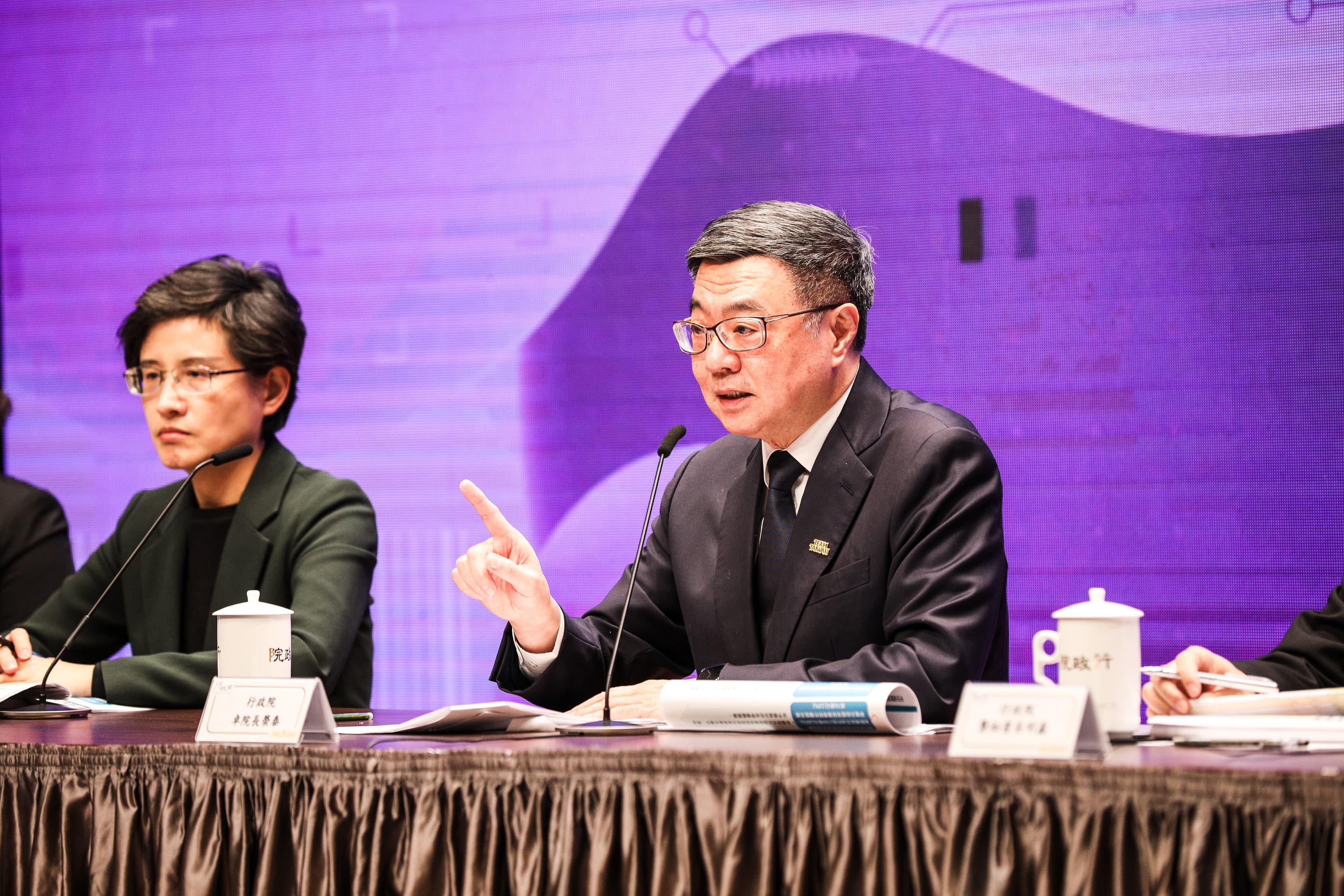 行政院長卓榮泰的施政滿意度來到47.4%,創上任以來新高。
