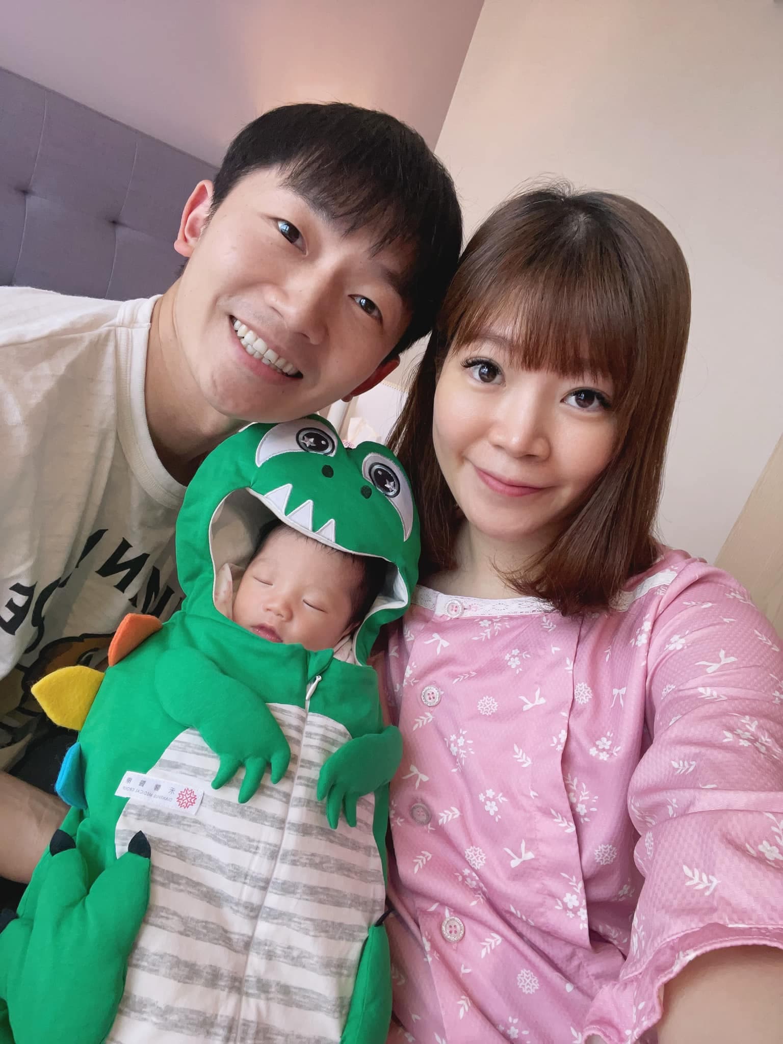 蔡昌憲和空姐老婆Vivan育有一對子女，老婆還比他高8公分。（蔡昌憲臉書）