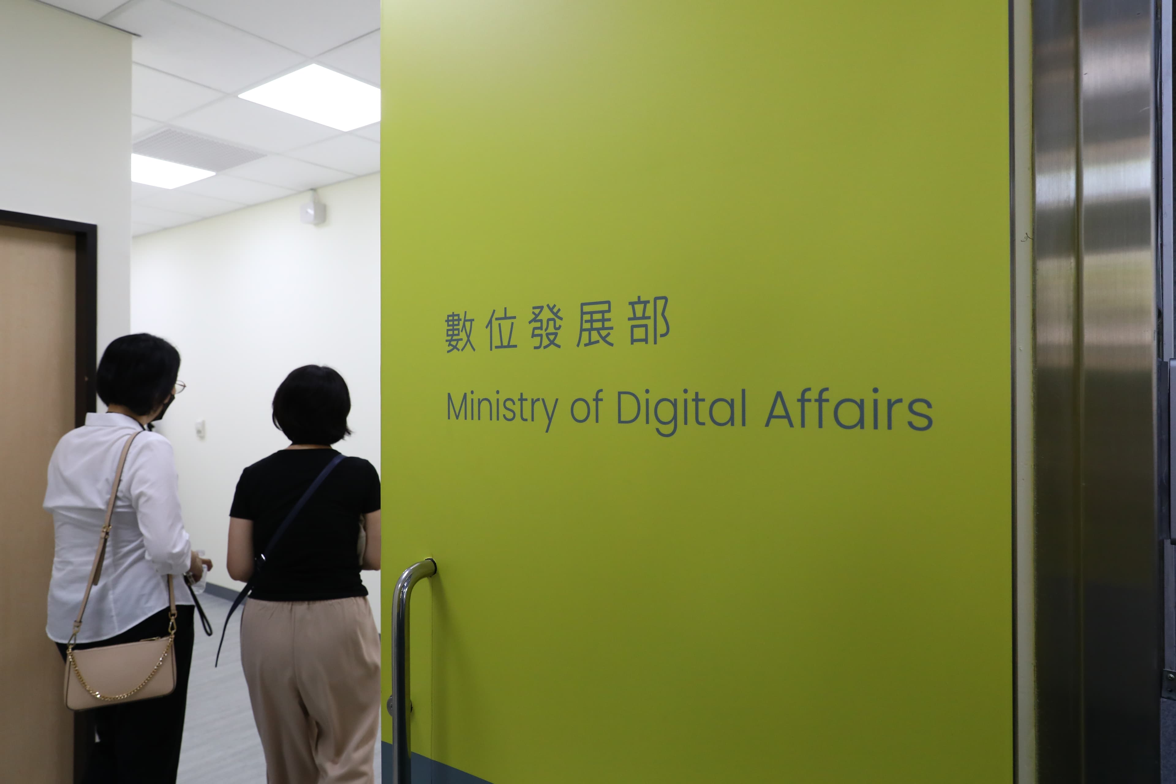 數位部今公布,攻擊徐巧芯的網友之IP位置來自彰化縣政府。