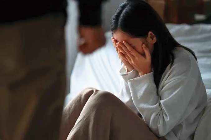 陳宣任妻子受不了遭丈夫長期家暴,蒐證後提告求償。(示意圖,非當事人,XFrame圖庫)