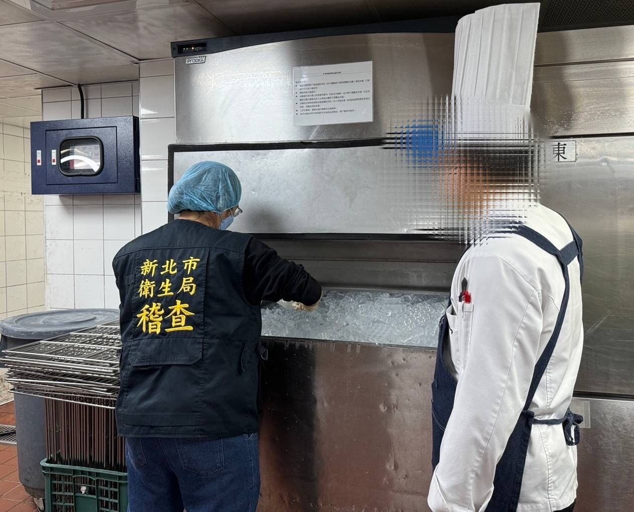 頤品大飯店疑似食物中毒案,新北市衛生局日前前往稽查。(新北市衛生局提供)