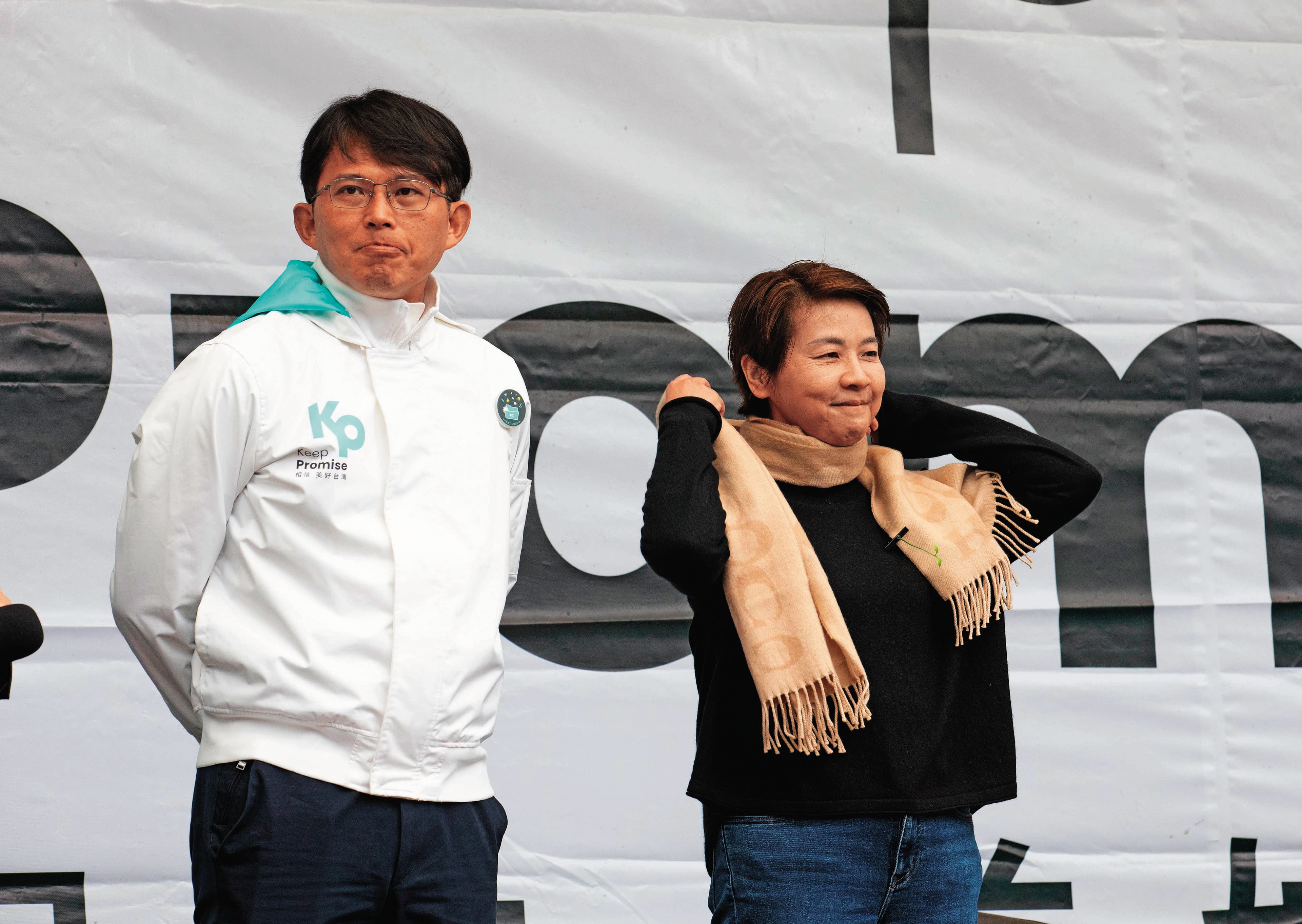 黃國昌(左)、黃珊珊(右)成白營新天王,2人暗自競合,柯接班人戰爭隱然開打。