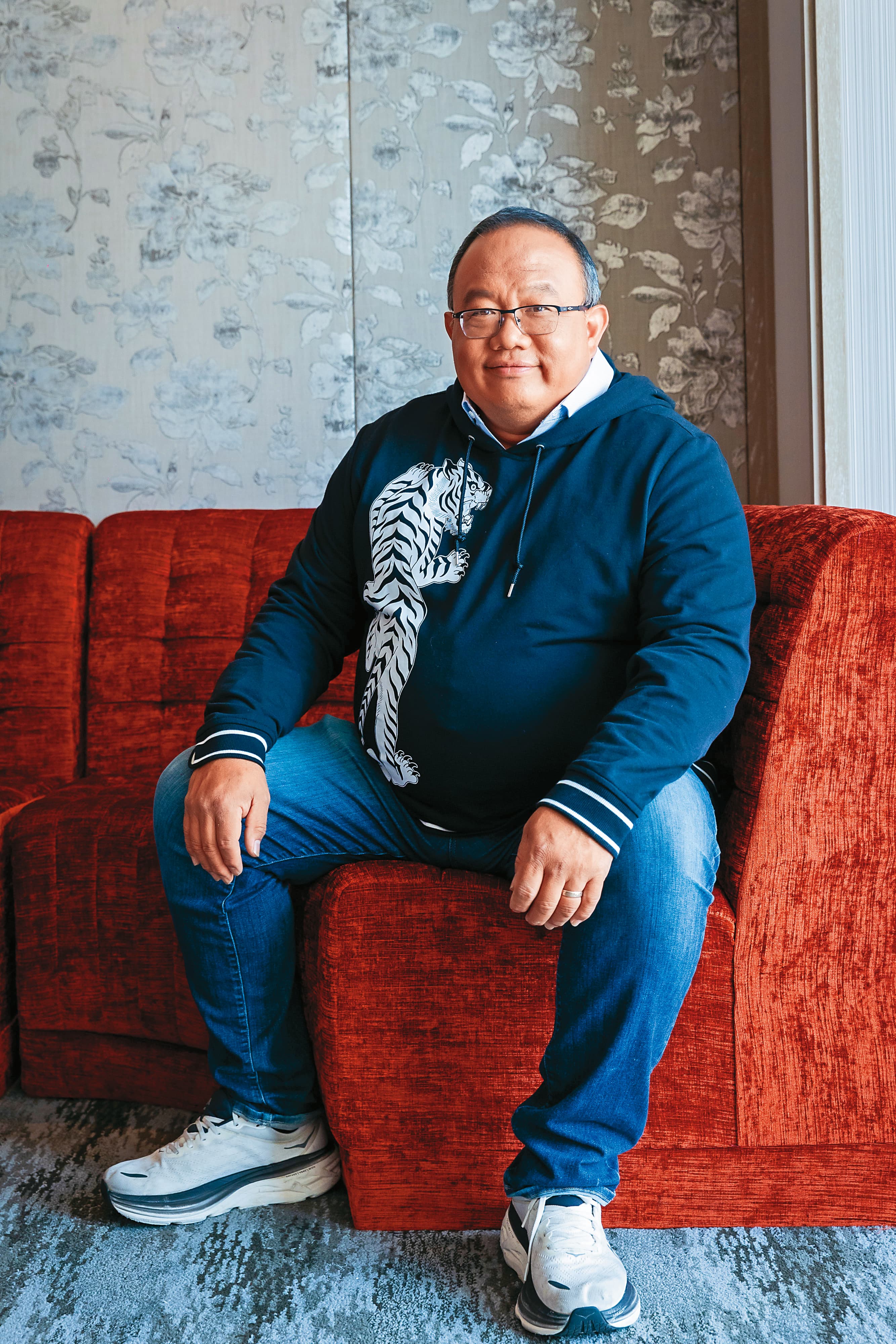 導演黃嘉智是台裔移民第二代,趁著拍戲也重新認識了台北。(采昌國際提供)