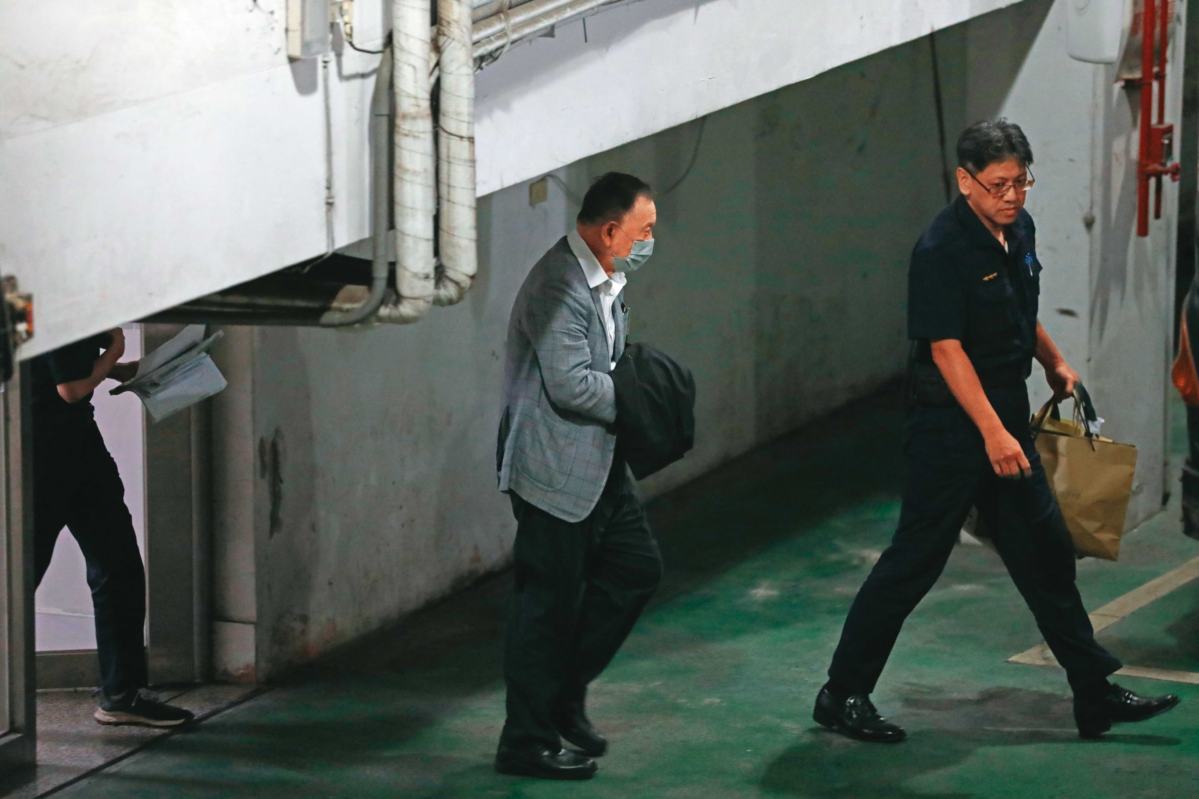 沈慶京遭控將賄款包裝成捐款，疏通京華城改建案，至少行賄應曉薇4,500萬元。