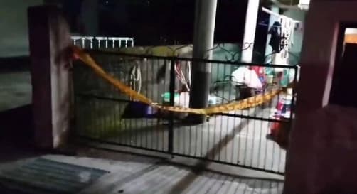 女友返家驚見血案現場急報警，警方立即封鎖展開調查。（翻攝畫面）