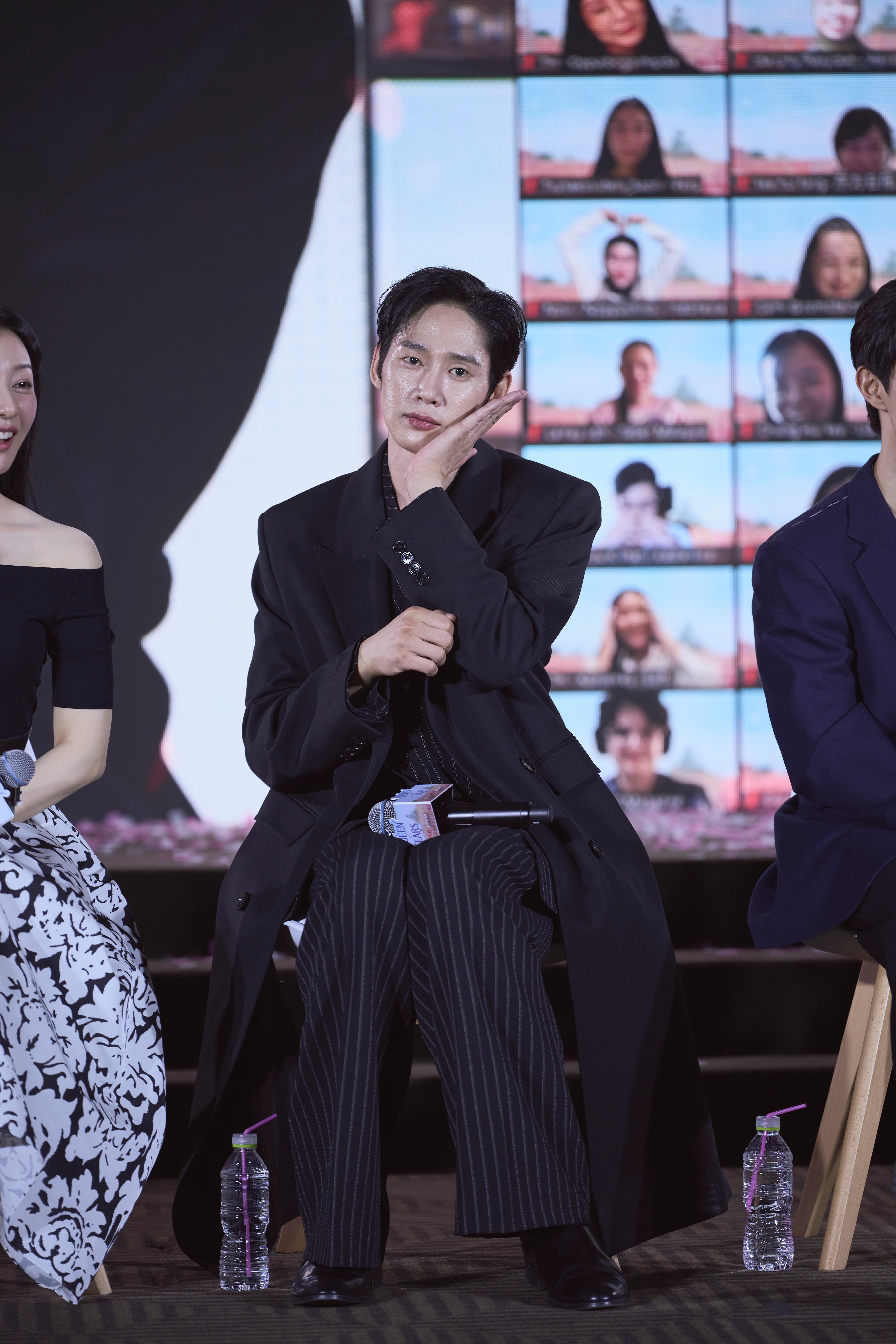 朴成焄自認喜歡演善良的好人角色,「但好像我演壞人大家比較有反應。」(Netflix提供)