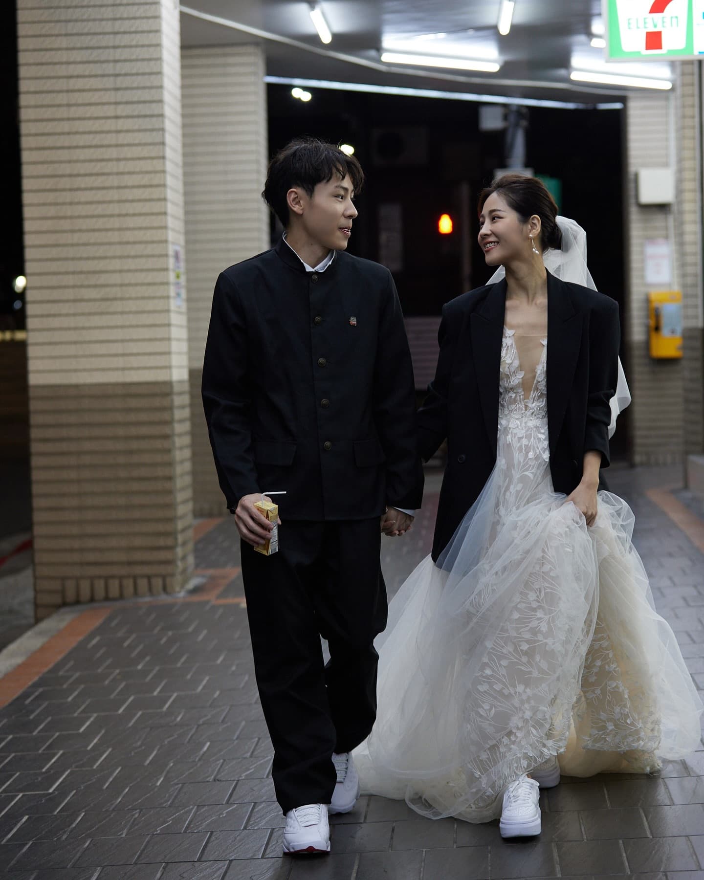 顏佑庭與圈外老婆結婚一年多不急著生子。（翻攝自顏佑庭臉書）