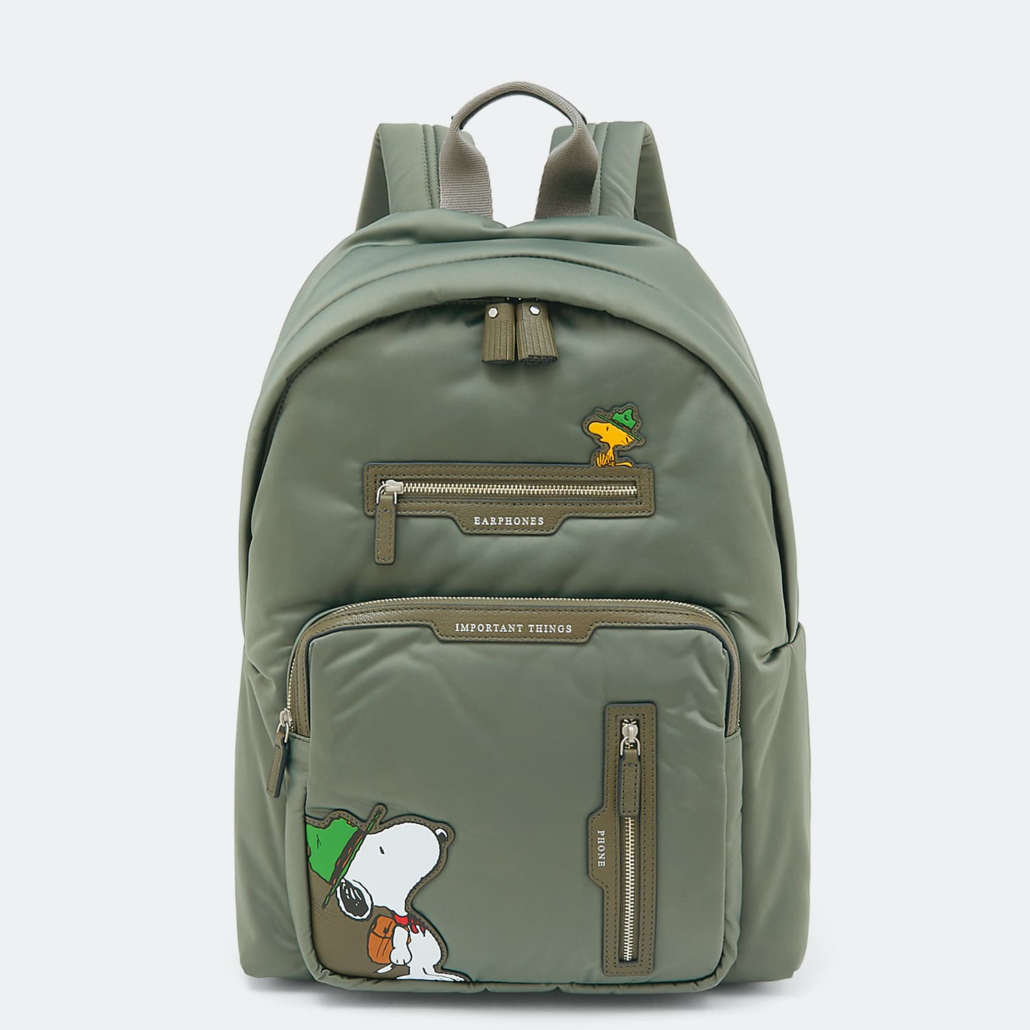 Snoopy尼龍包系列後背包。NT$29,580(CLUB DESIGNER提供)