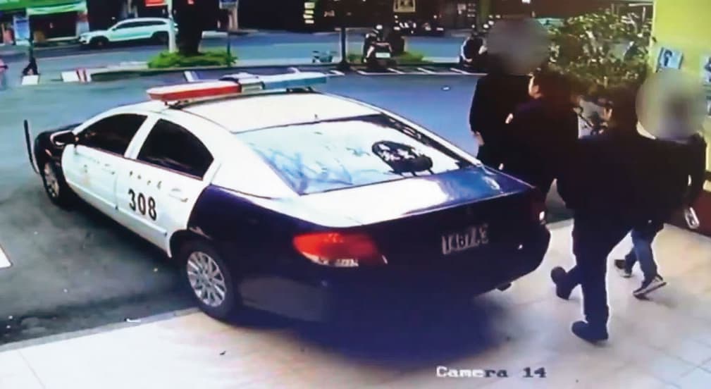 司機林宇浚丟包溫男致死,遭警方移送地檢署,最後被諭令二十萬元交保。(翻攝畫面)