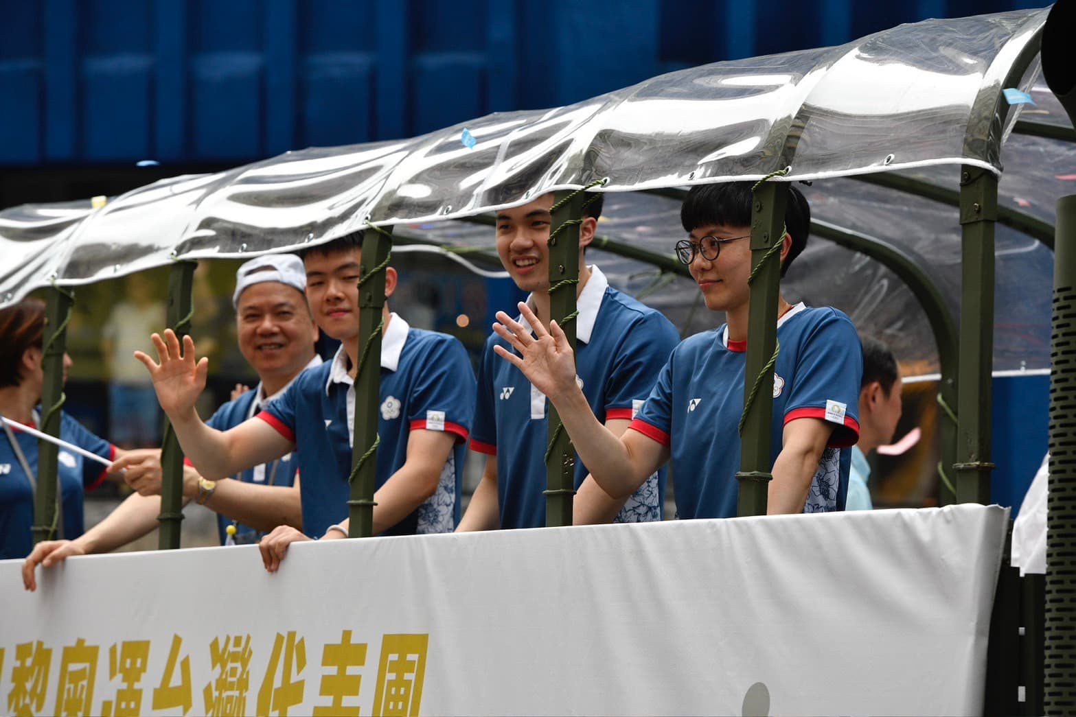 左起桌球教練偉關晴光、選手高承睿、林昀儒和鄭怡靜。