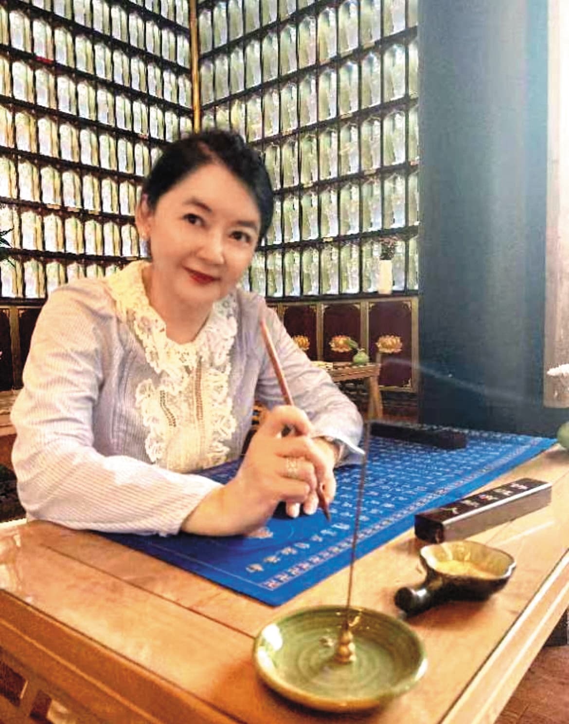 胡慧中奔波賣屋救行賄被判刑的老公何志平。(胡慧中微博)
