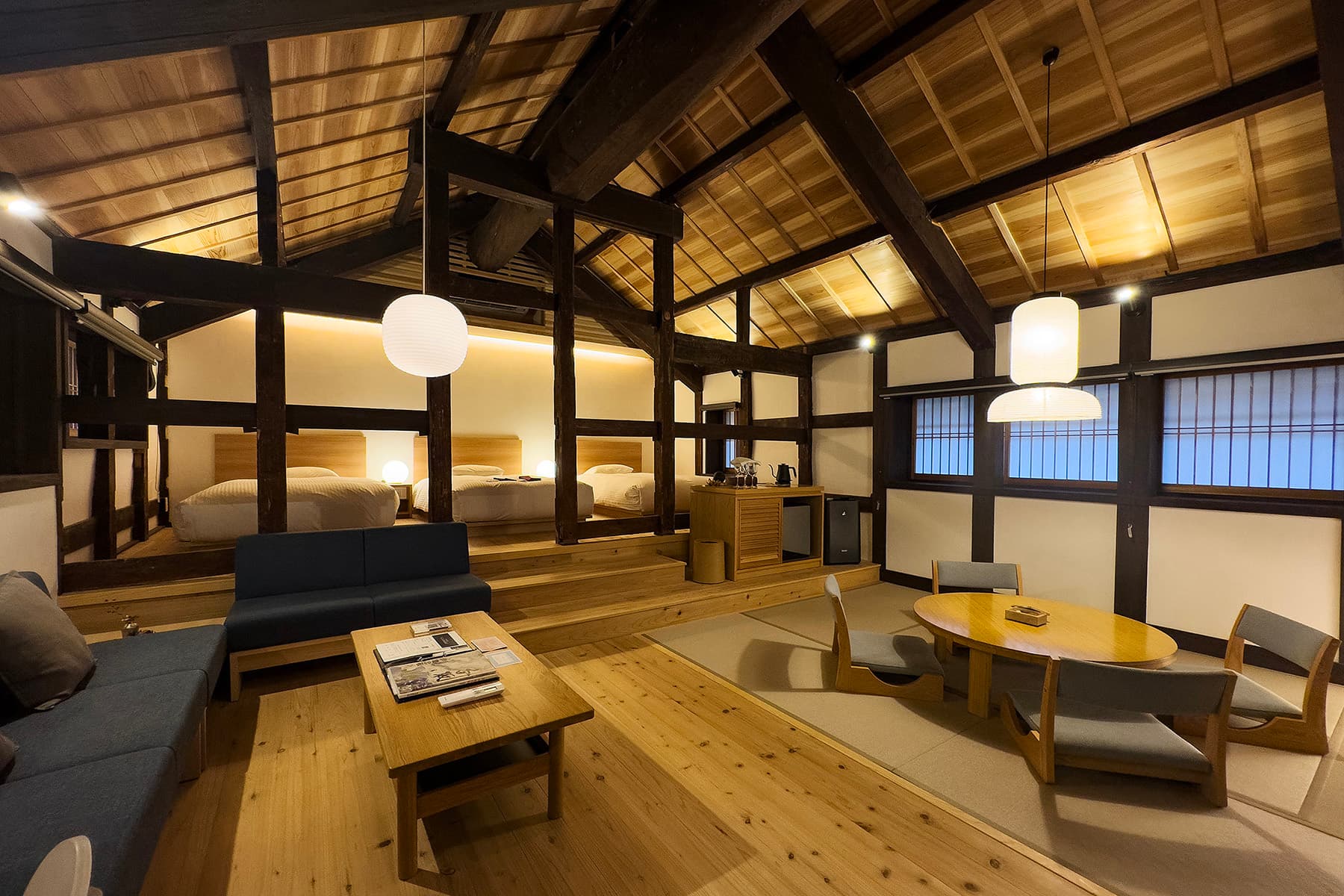 主餐廳「KAGURA」設於百年酒藏內，以法餐手法詮釋佐原在地食材。