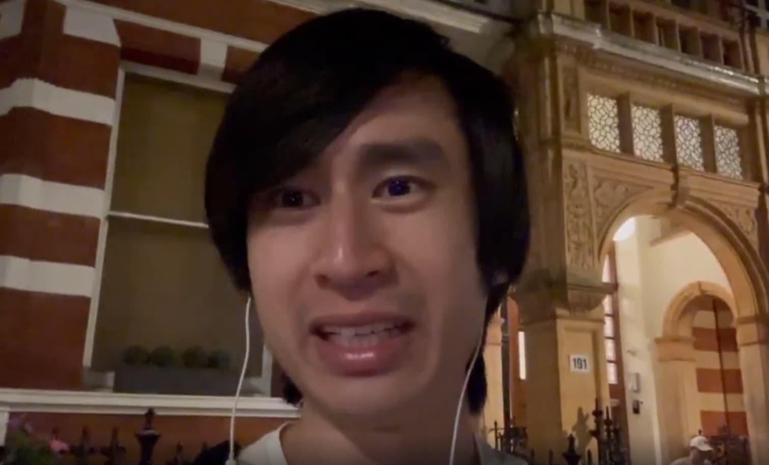 陳懷璞在倫敦的青年旅館入住期間,存有珍貴探險紀錄的硬碟卻遭竊,目前已向警方報案。(陳懷璞提供)