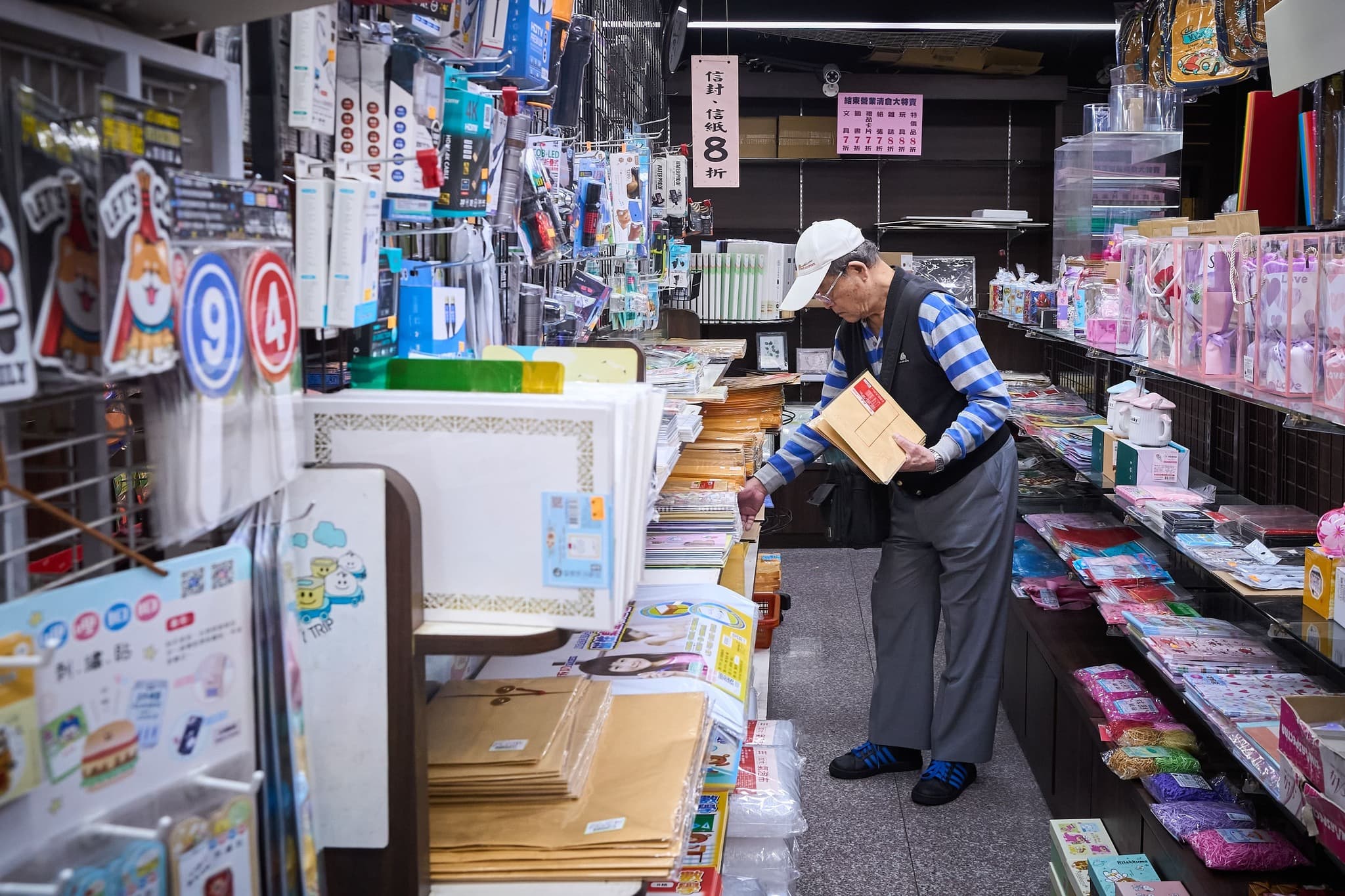 陪伴幾代政大人的今日書局將在今天正式熄燈。(翻攝自政治大學粉絲專頁)
