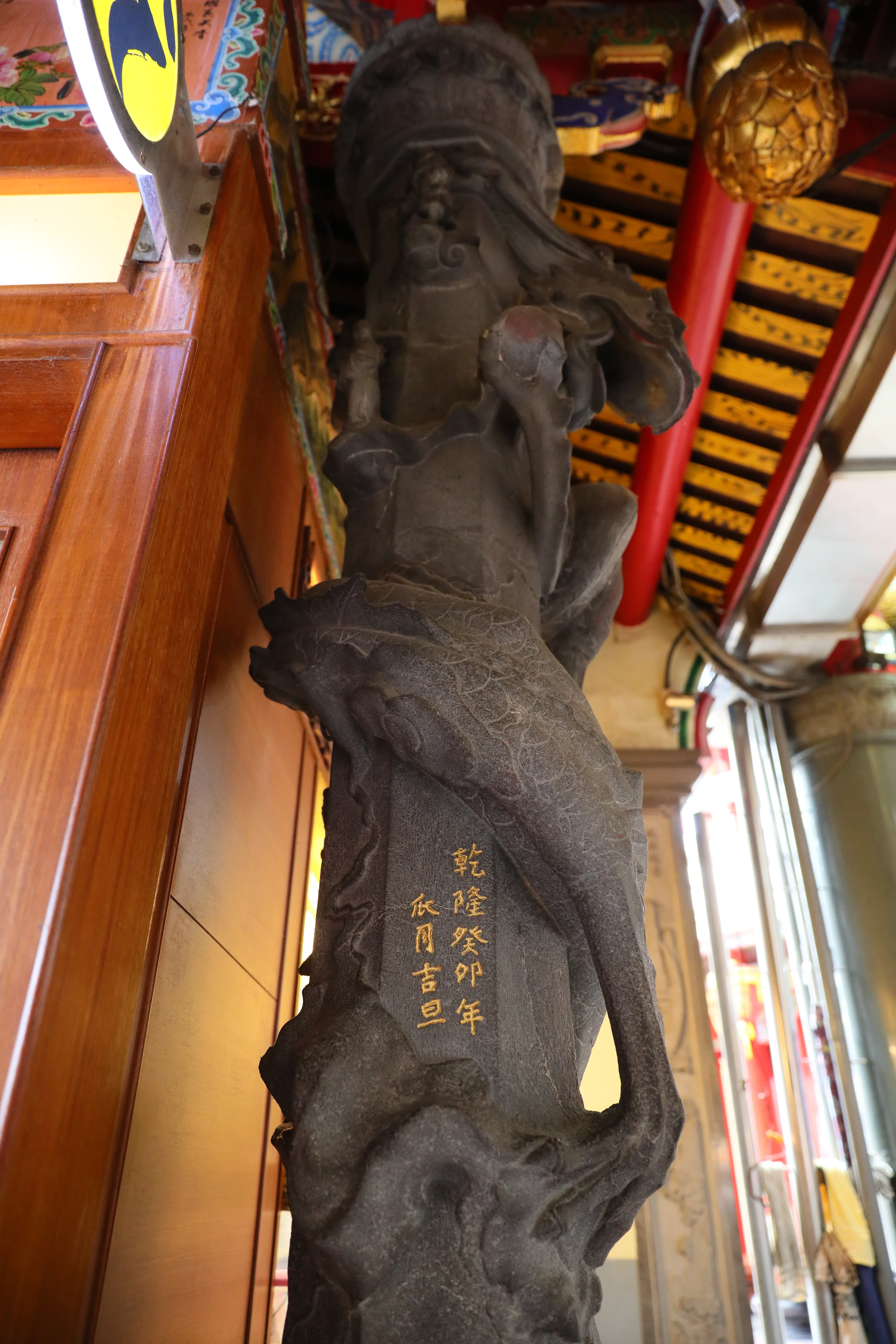 廟宇留存了歷代碑刻與石雕,最老的龍柱甚至可追溯至乾隆48年。
