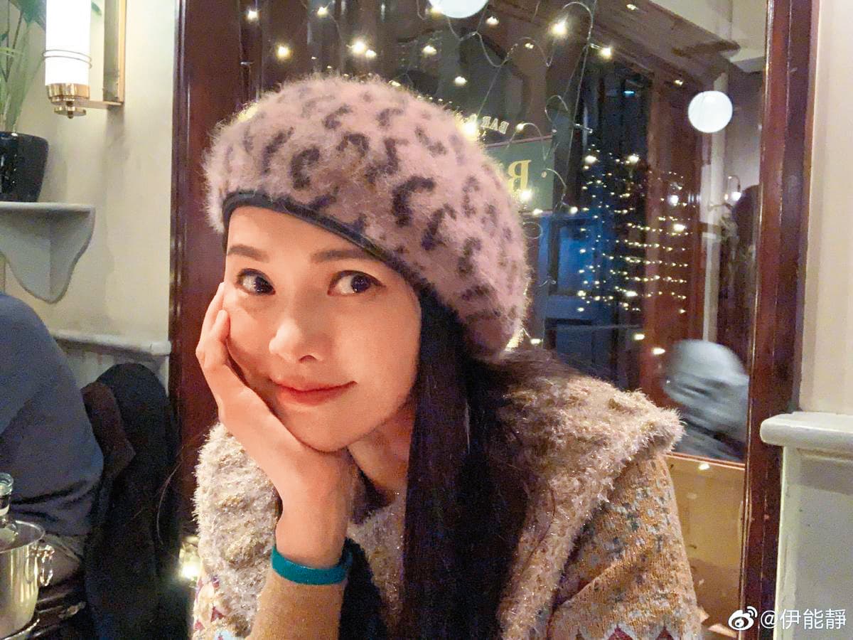 伊能靜與黃維德的牽手情當年轟動演藝圈,最後她與哈林也離婚。(翻攝伊能靜微博)