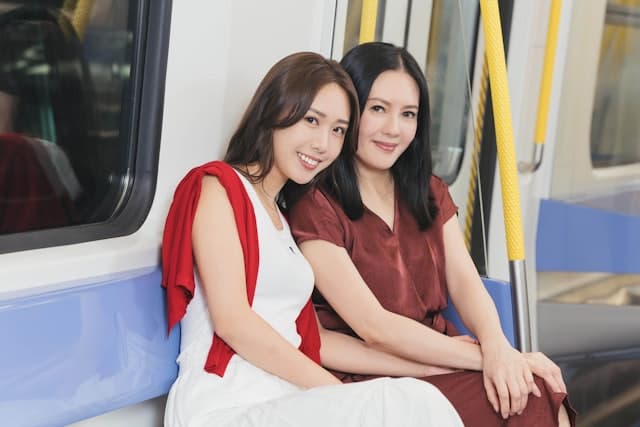 與前夫許願生的女兒許倚榕遺傳李麗珍的美貌,在高顏值星二代中也是榜上有名。