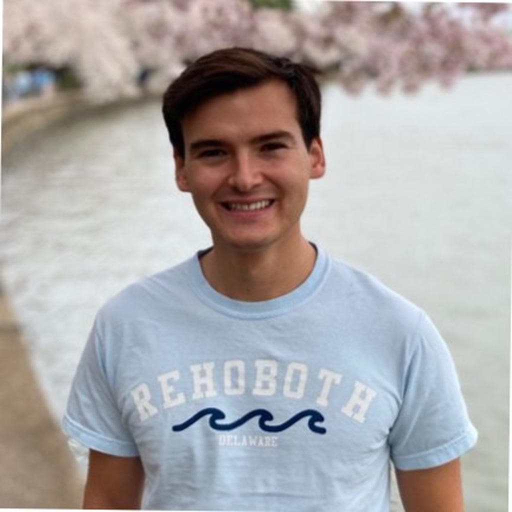 其中有一名男主角是24歲男子哲洛普希,他曾是民主黨參議員卡定助理。(翻自《紐約郵報》)