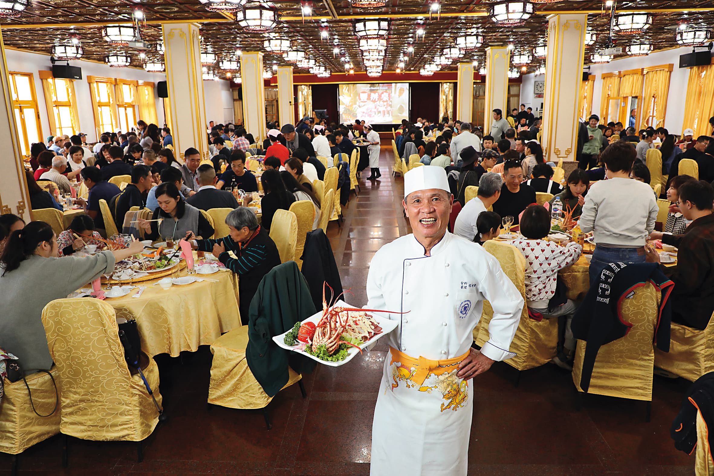 近年紅到日本去的北台灣辦桌天王林明燦,希望開啟「餐廳裡的辦桌菜」傳承計畫,讓台式辦桌文化延續下去。