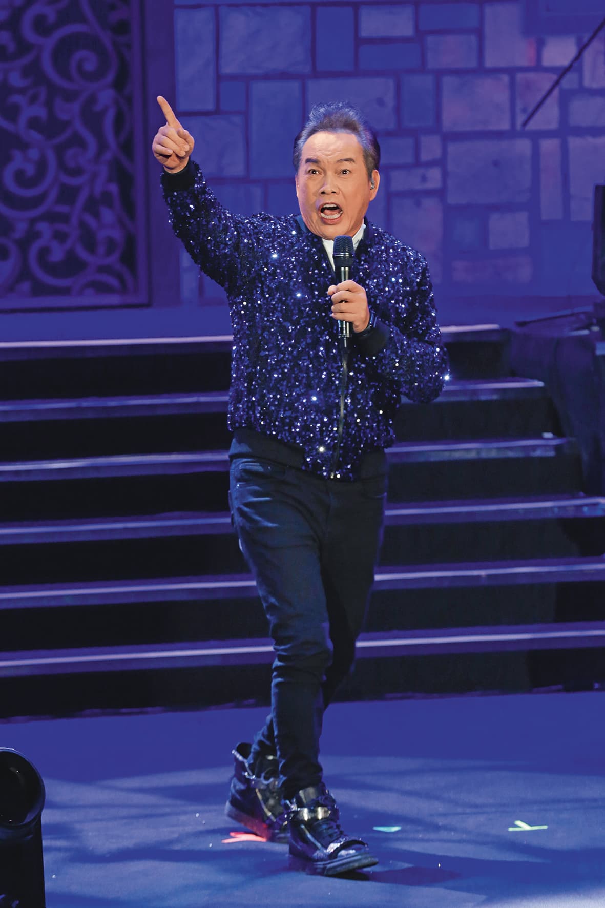 歌手出身的康康，曾開過中小型演唱會。