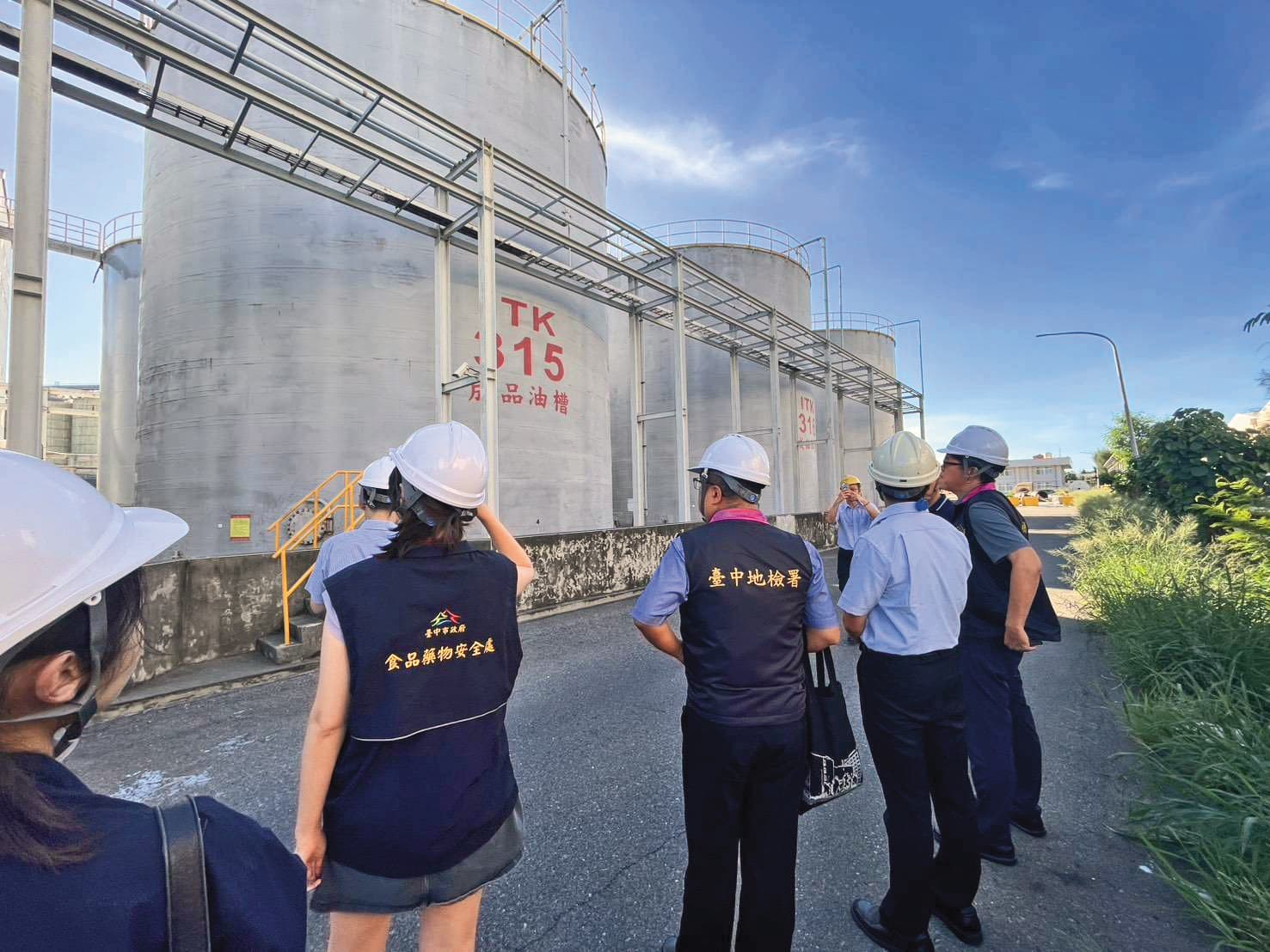 台中地檢署火速查扣中聯油脂製程數據及黃豆進口單據,並約談多人了解致癌物超標原因。(中檢提供)