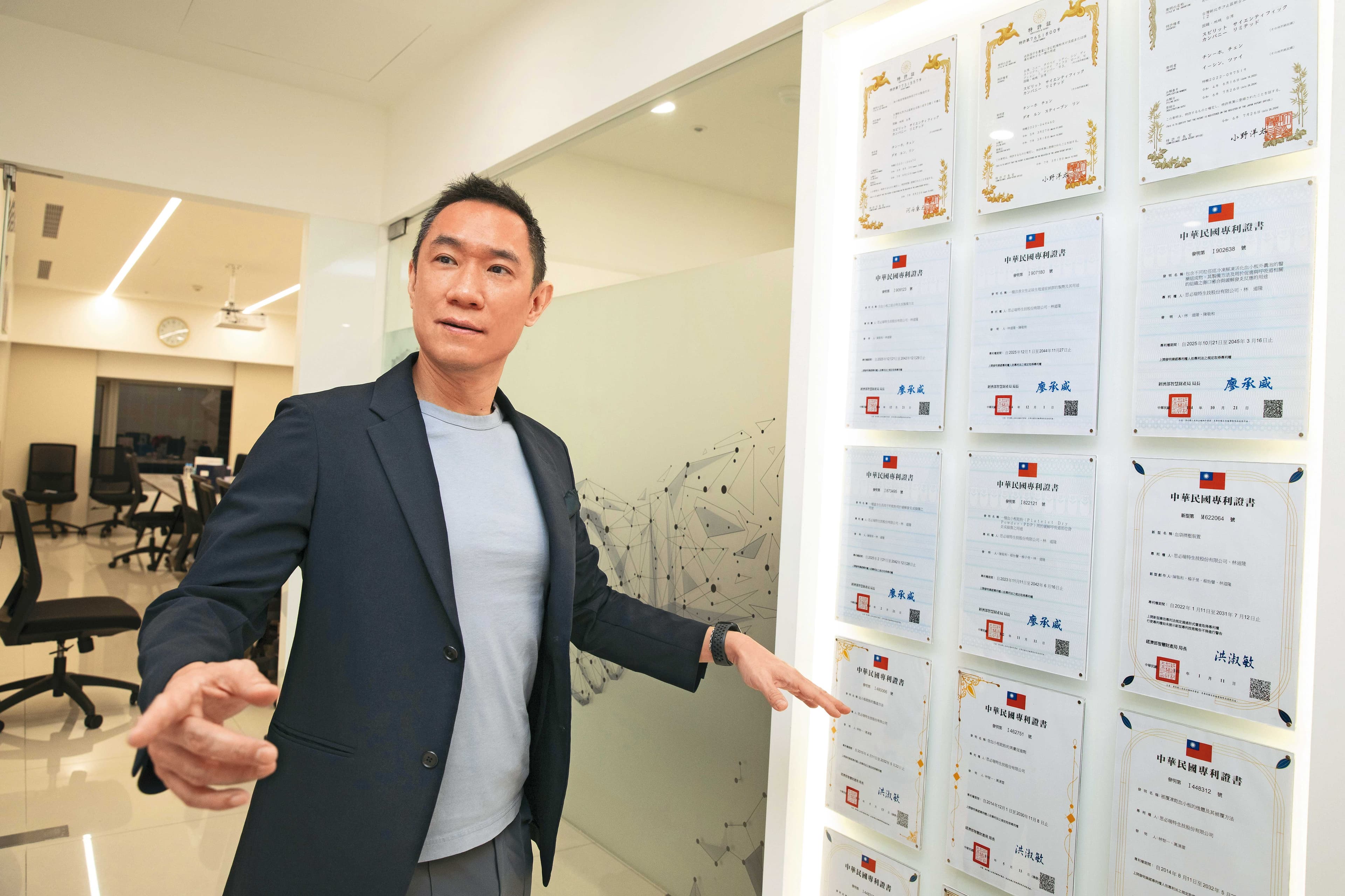 林道隆是史丹佛大學醫學博士,脫下醫袍投入生技產業創業,現已拿到台、日、美多國專利。