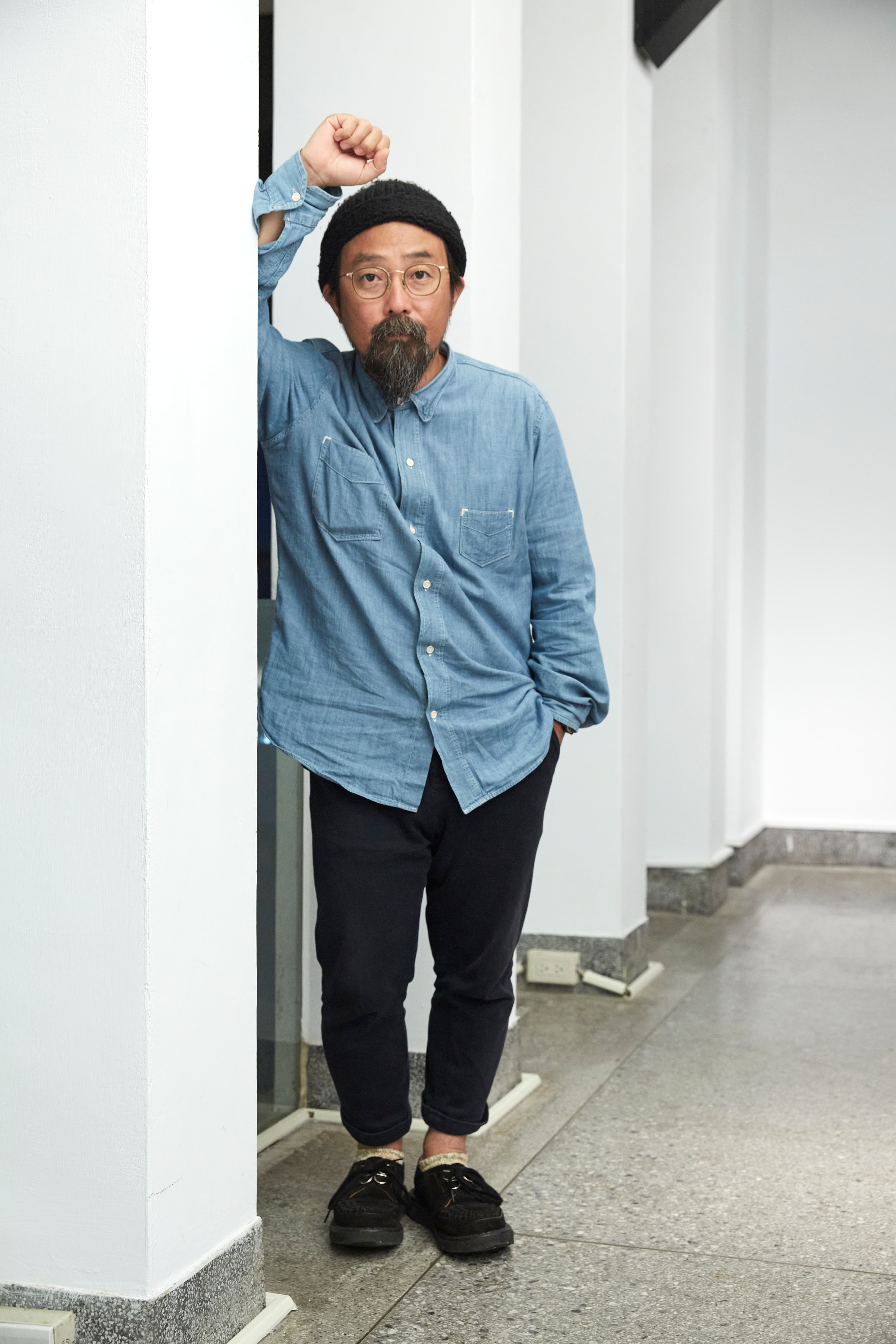 山下敦弘透露甄選時有遇到更會唱的演員，但整體氣質都不如齋藤潤適合岡聰實一角。