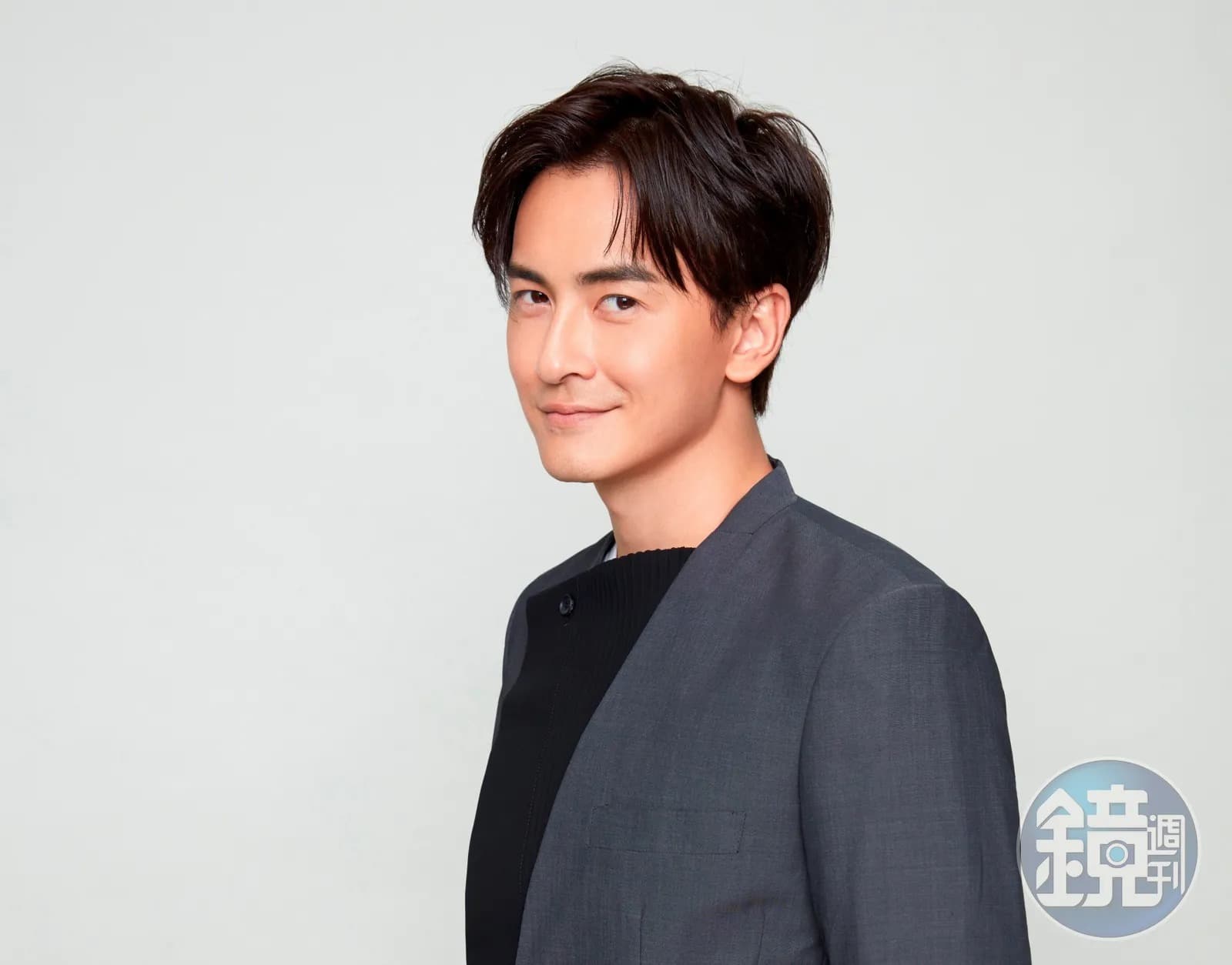 30歲才去當兵的鄭元暢被分發到海巡署,曾經持槍支援,在軍中表現良好。(三立提供)