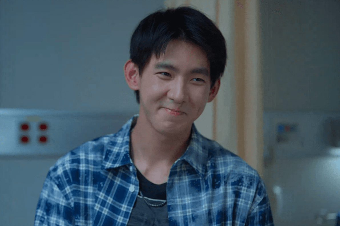 曾向鎮在《整形過後》中飾演先天唇顎裂留下疤痕的患者。(六魚文創)