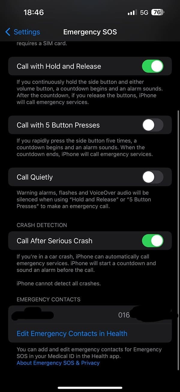 恩傑說明iPhone的救命作用。(翻自《中國報》)