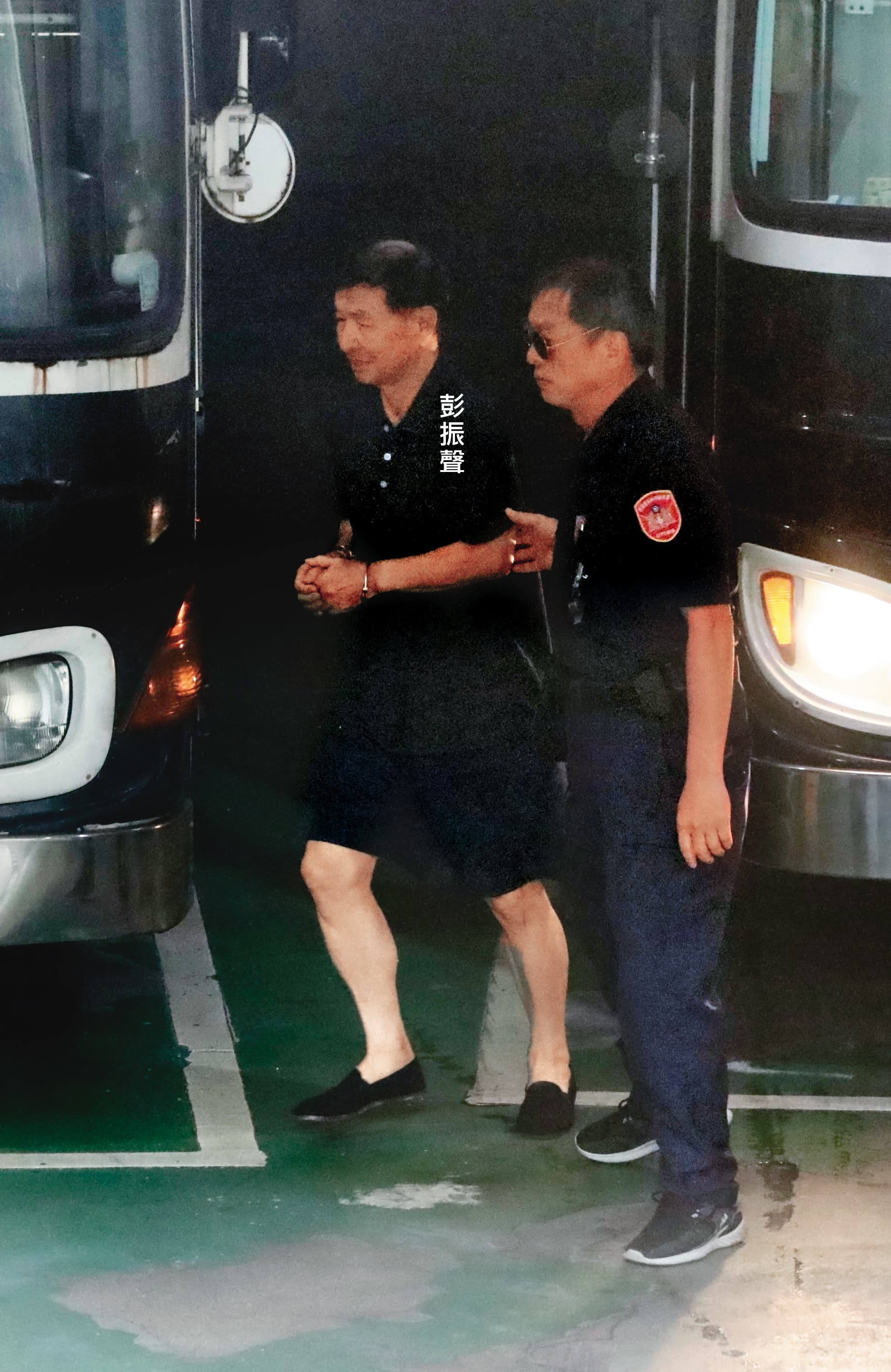 前台北市副市長彭振聲(左)密集遭提訊,據了解,他已向檢方供出實情,有望轉為汙點證人。