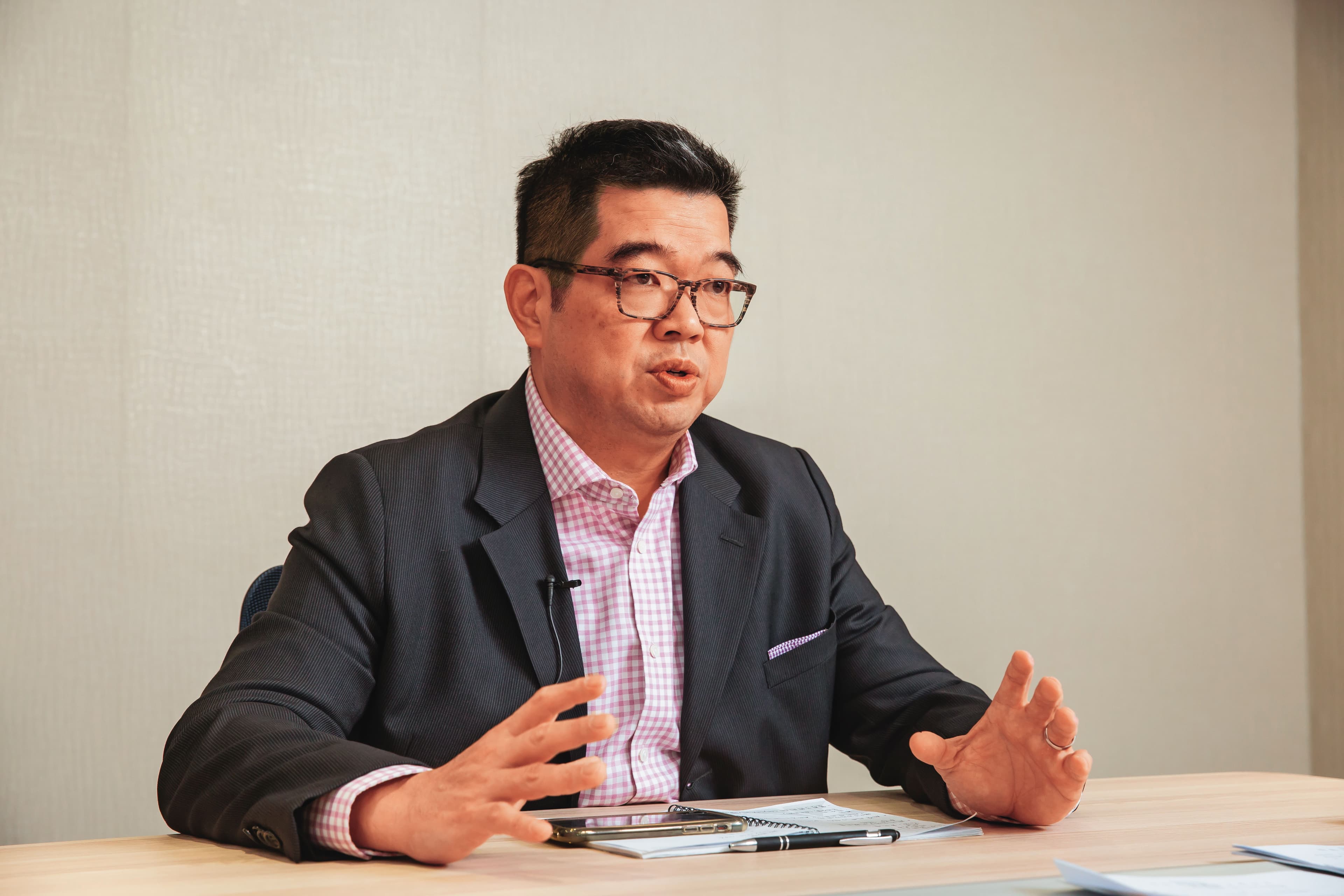 許逸群是福懋油創始家族許家第3代,近年為鞏固經營權,多次與市場派過招。